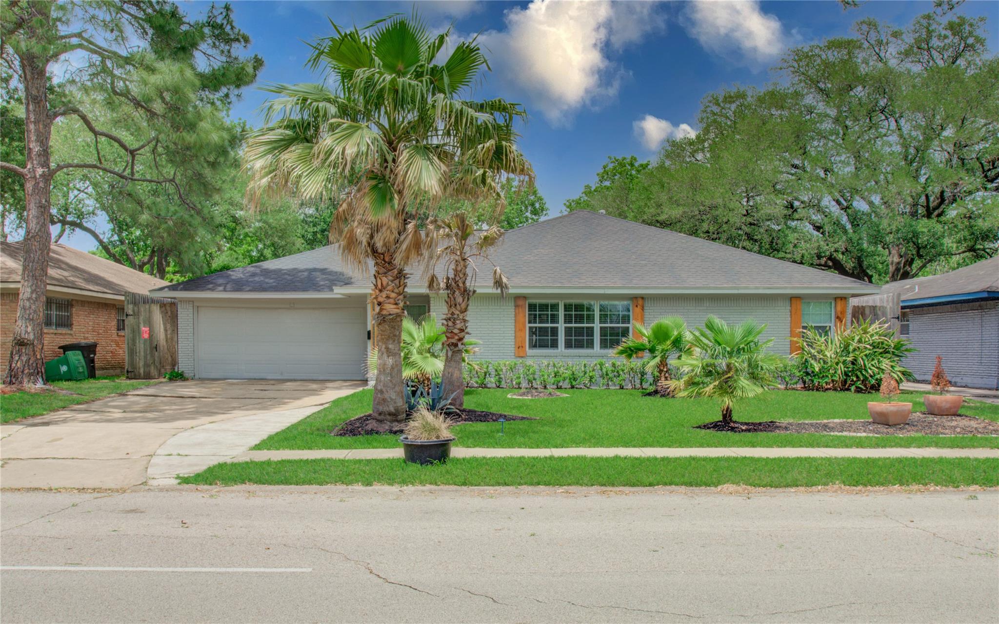 4522 Willowbend Blvd, Houston, TX 77035 photo