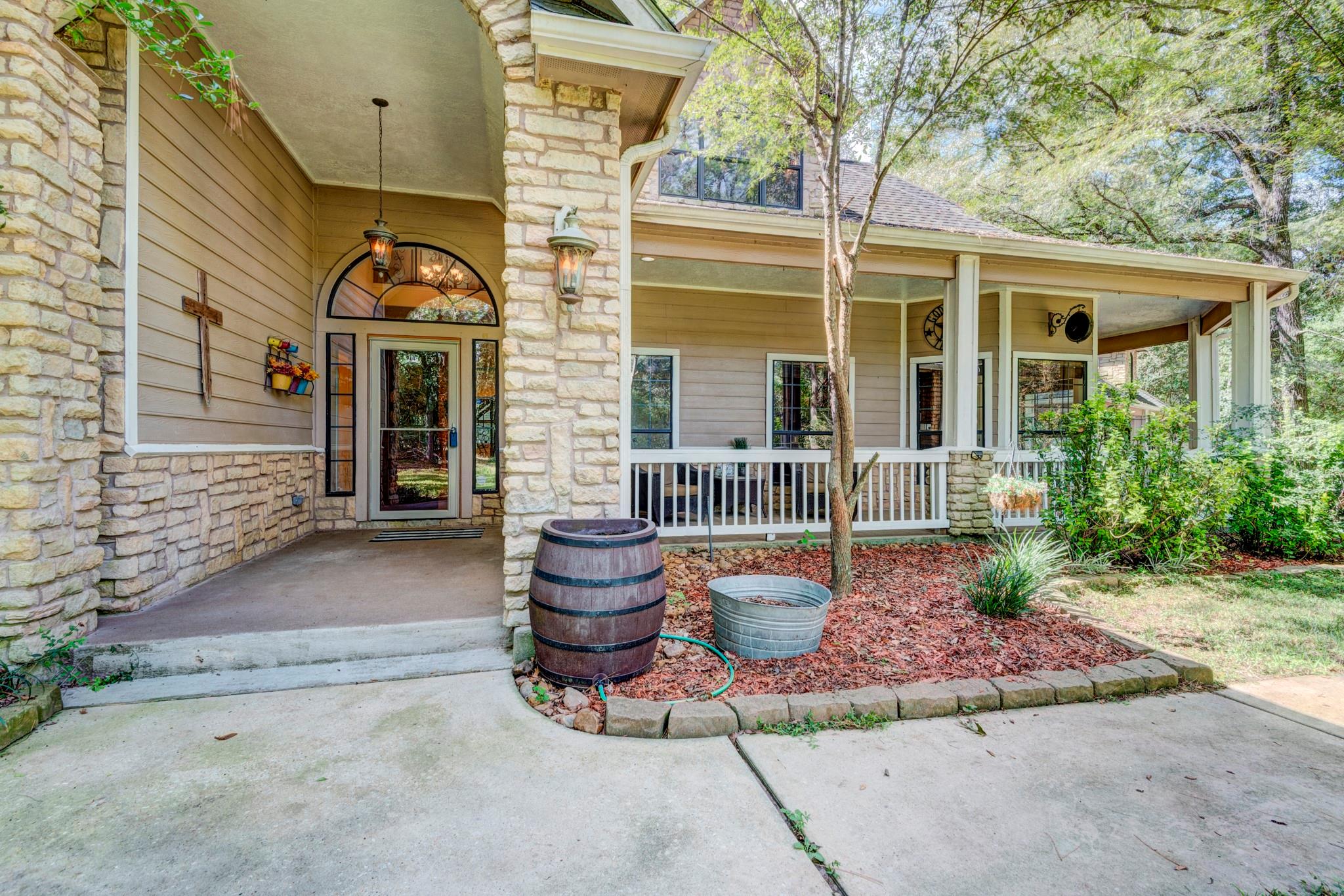 21015 Imperial Oak Dr, Magnolia, TX 77355 photo