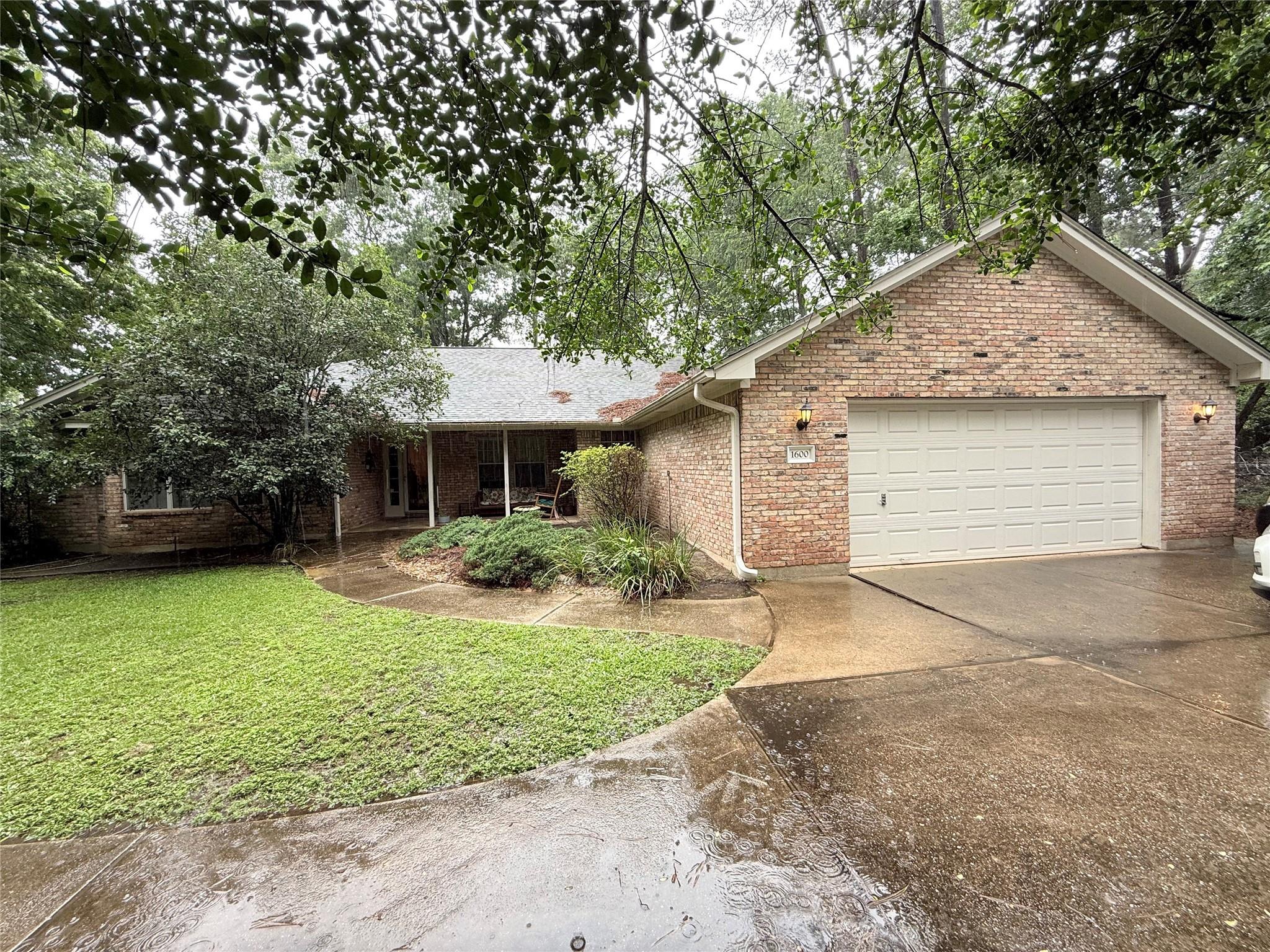 1600 Carriage Run, Conroe, TX 77384