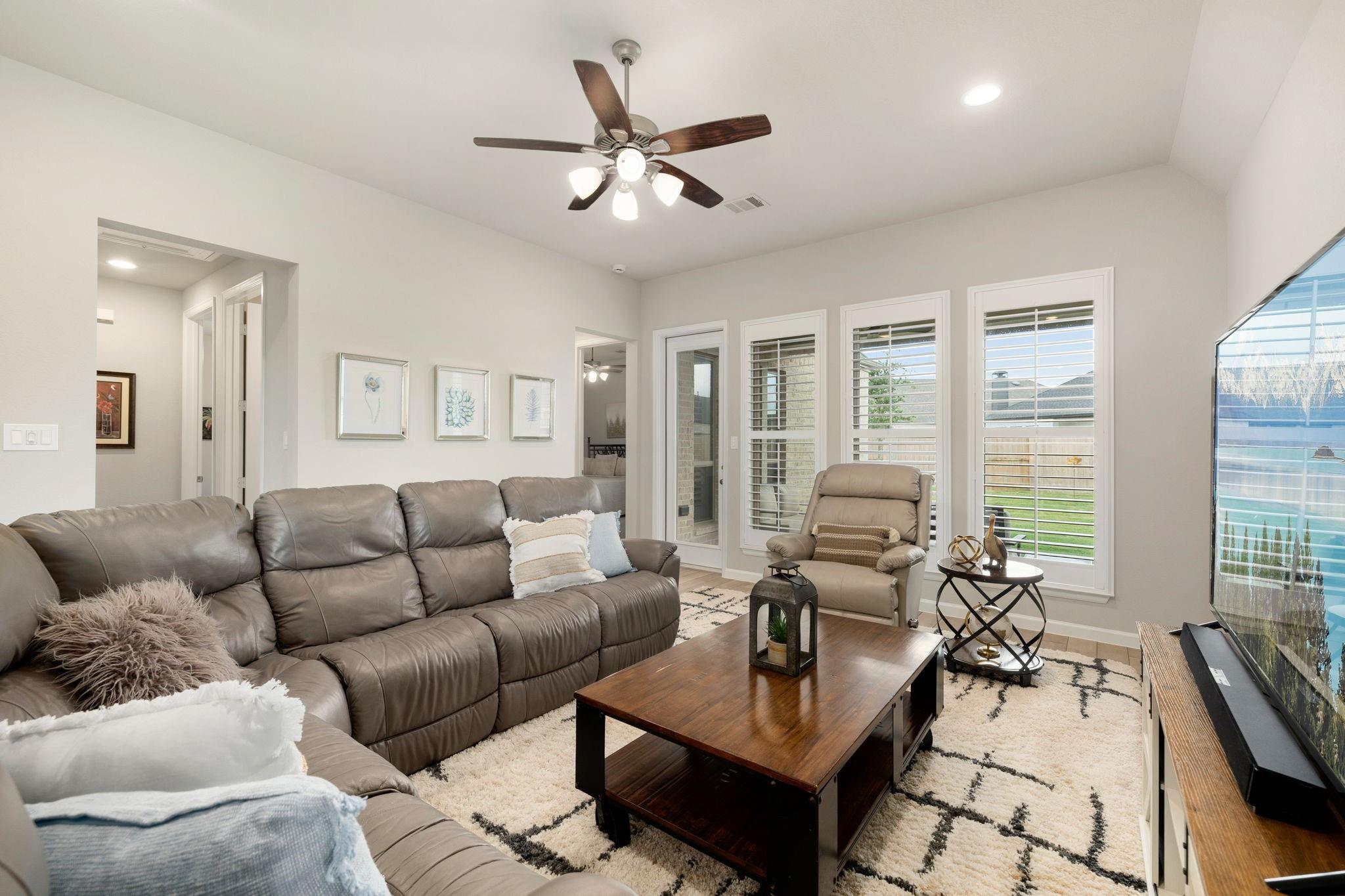 5043 Country Meadows Trl, Iowa Colony, TX 77583 photo