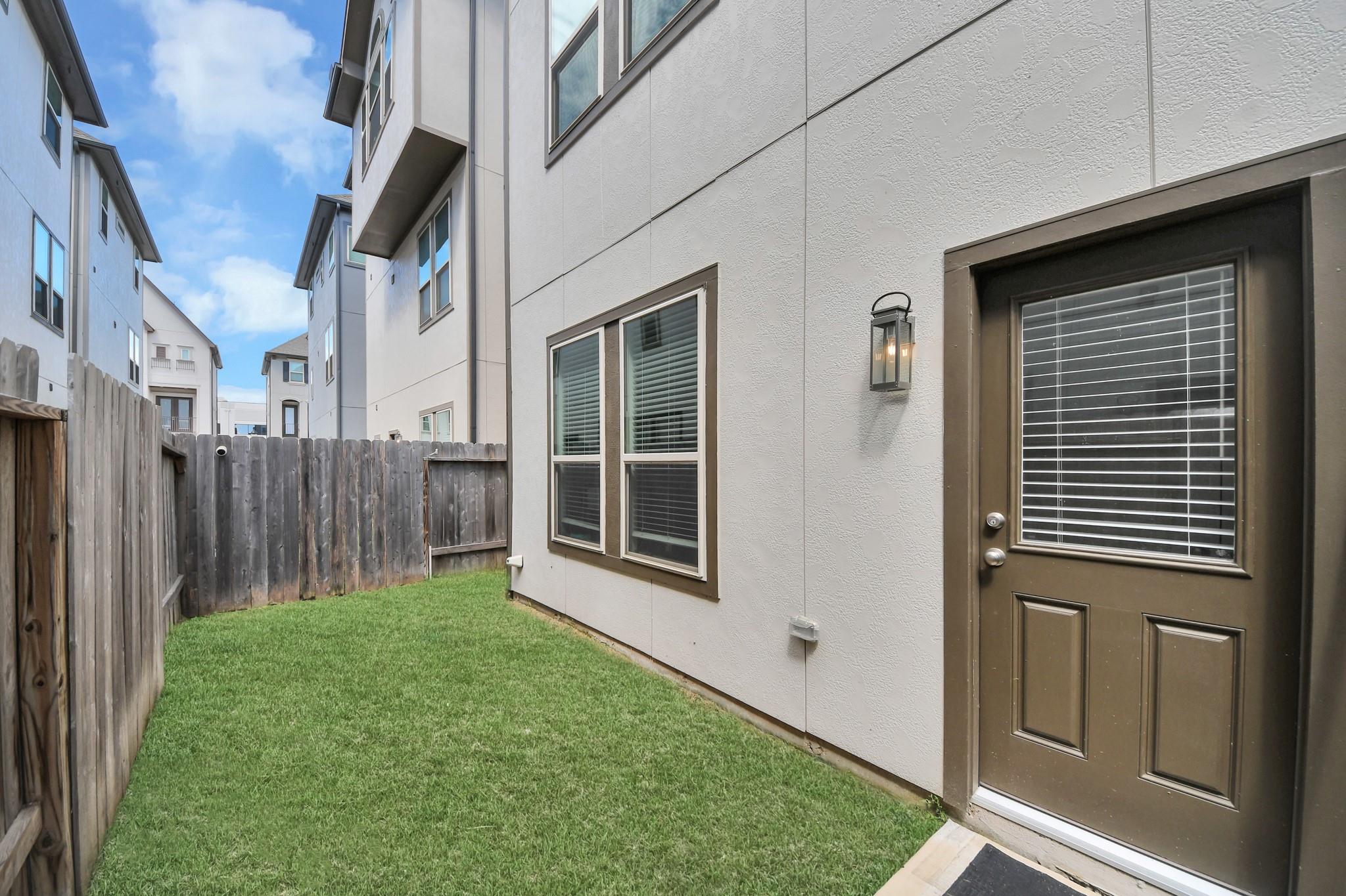 4007 Center Meadow Way, Houston, TX 77043 photo