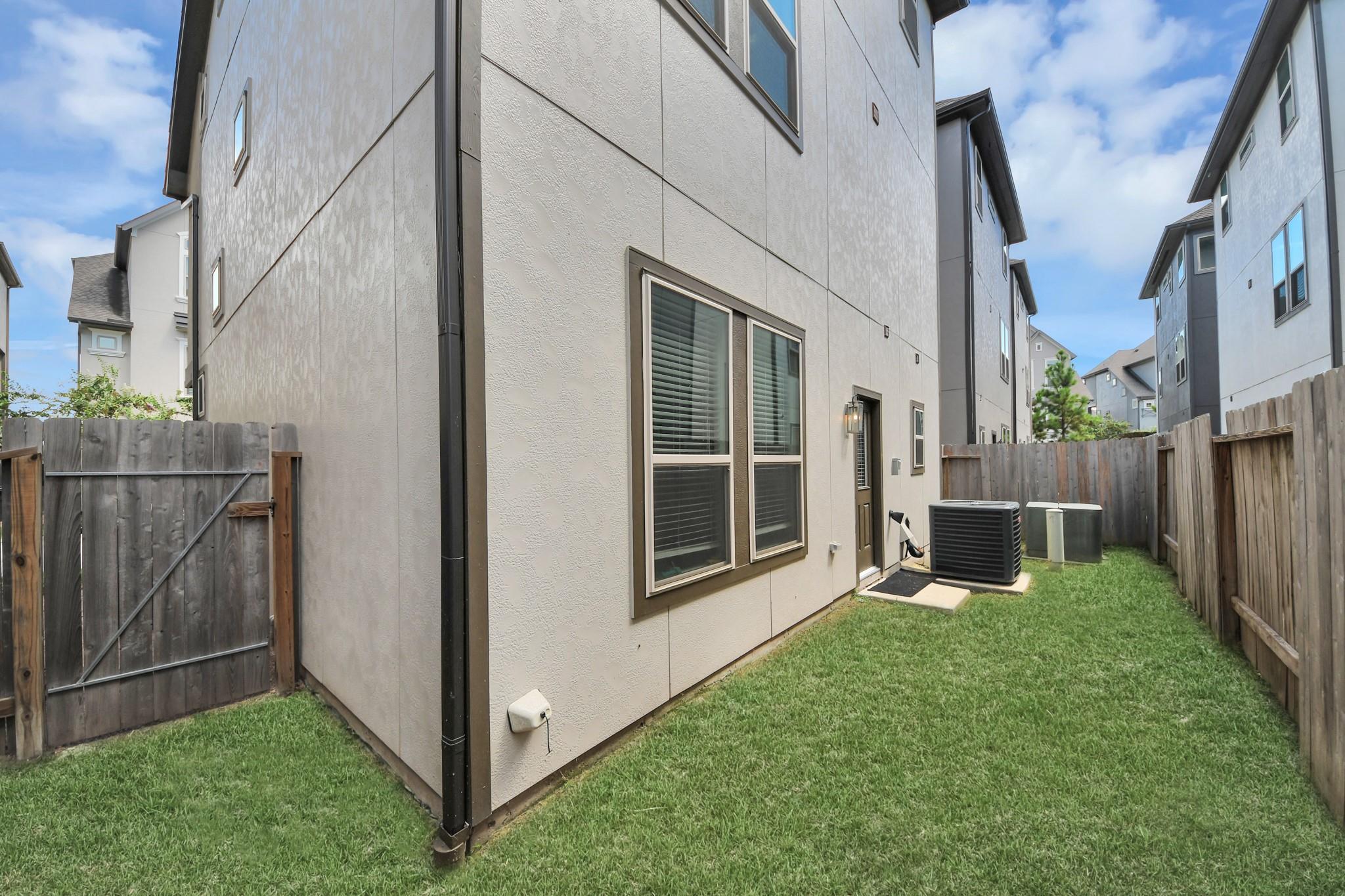 4007 Center Meadow Way, Houston, TX 77043 photo
