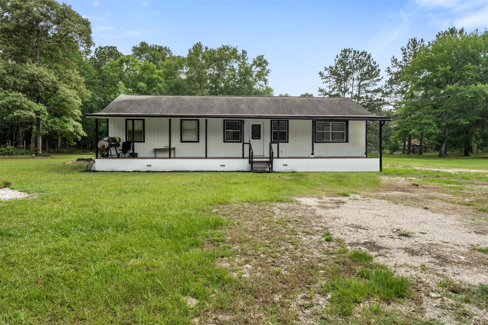 541 Trail End Dr, Cleveland, TX 77328