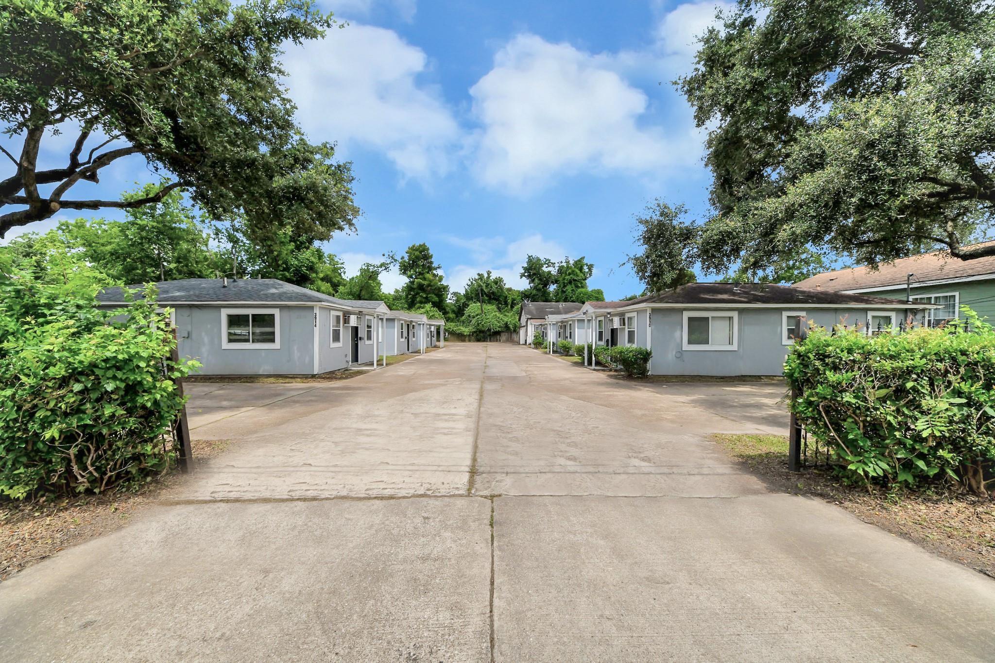 3910 Hoffman St, Houston, TX 77026