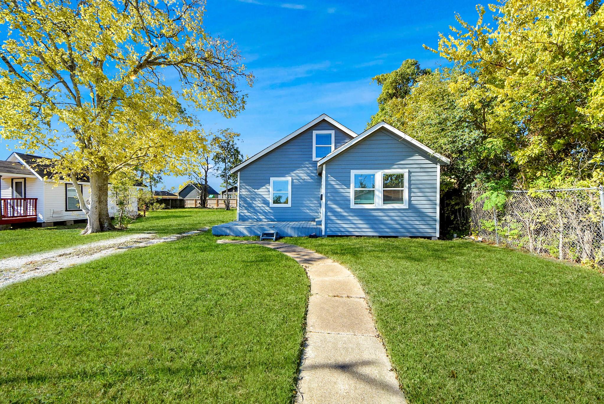 210 S 6 St, La Porte, TX 77571 photo