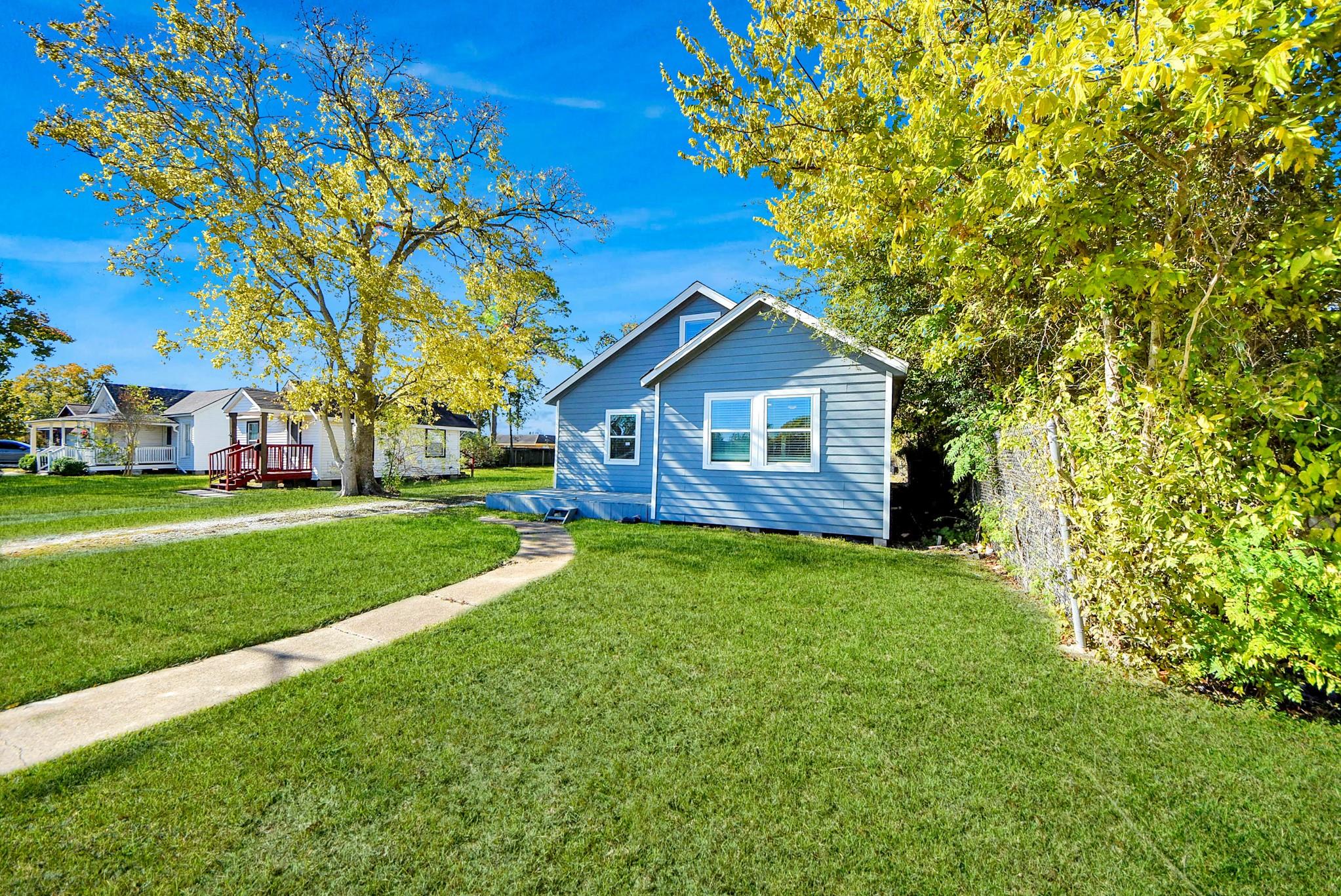 210 S 6 St, La Porte, TX 77571 photo