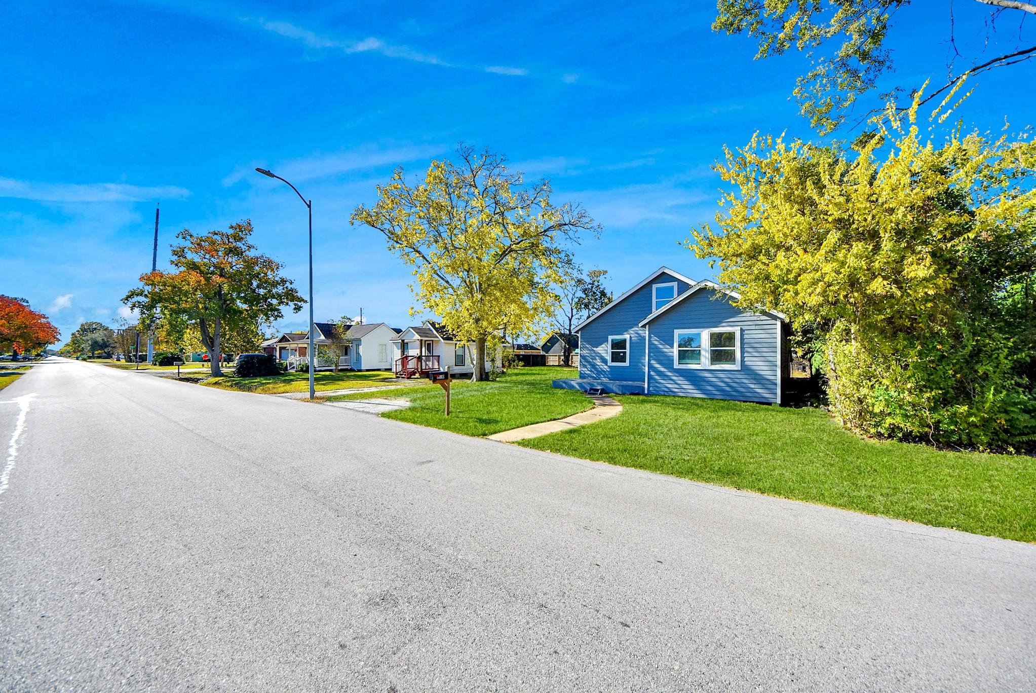 210 S 6 St, La Porte, TX 77571 photo