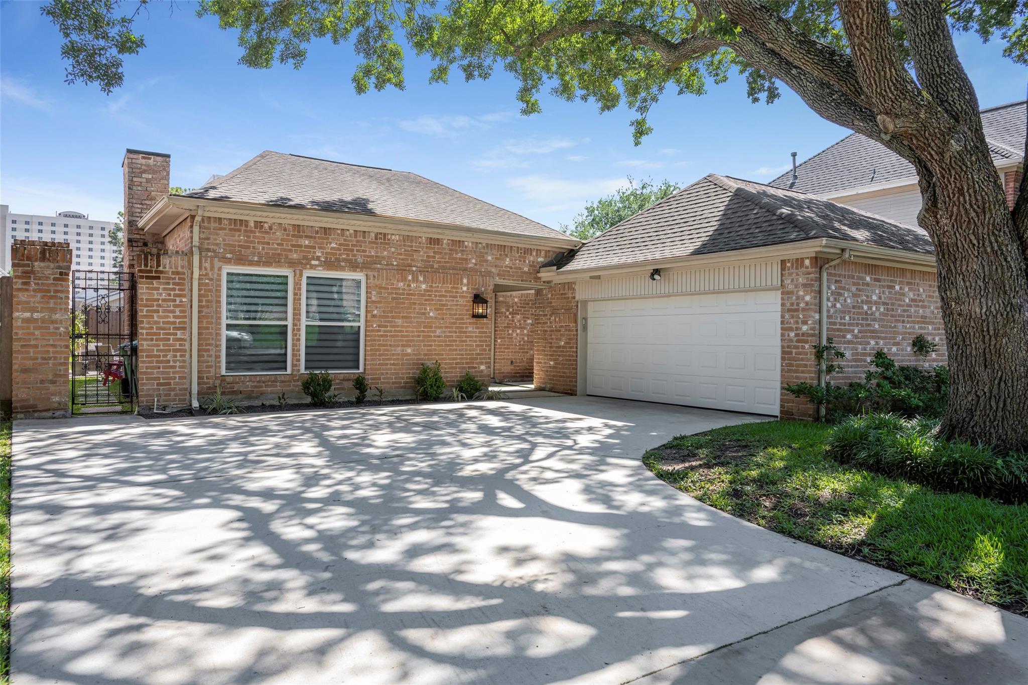 11743 Wickhollow Ln, Houston, TX 77043
