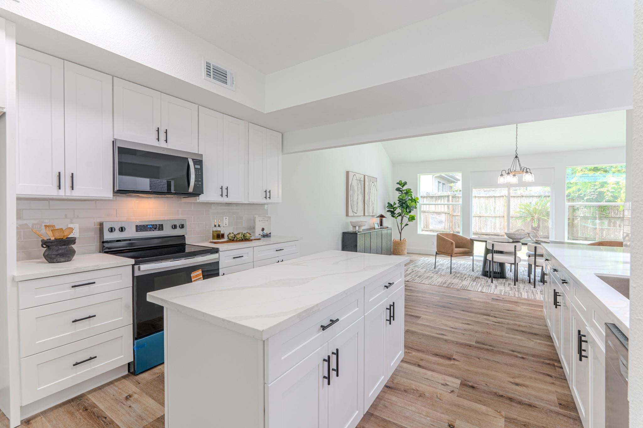 14323 Briarhills Pkwy, Houston, TX 77077