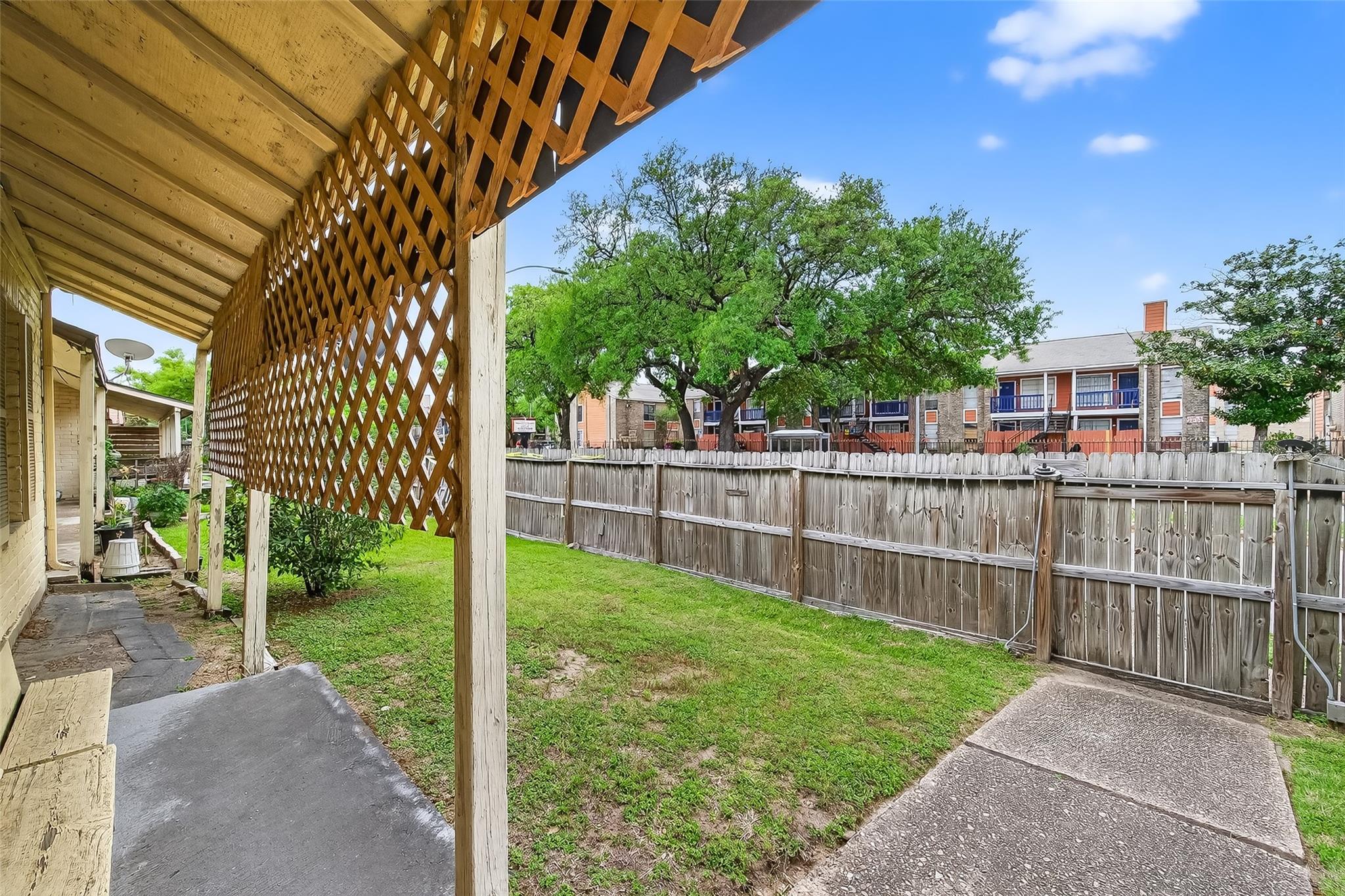 6201 Ranchester Dr #4, Houston, TX 77036 photo