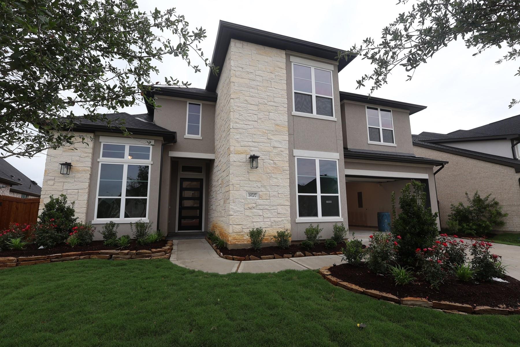 19707 Centennial Park Ln, Cypress, TX 77433