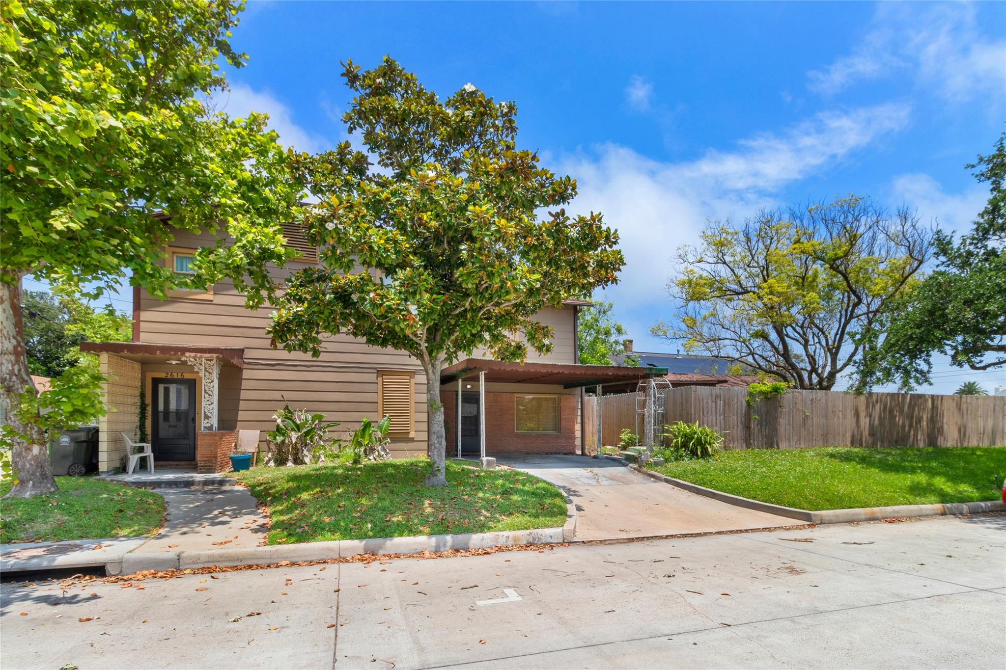 2616 45 St, Galveston, TX 77550