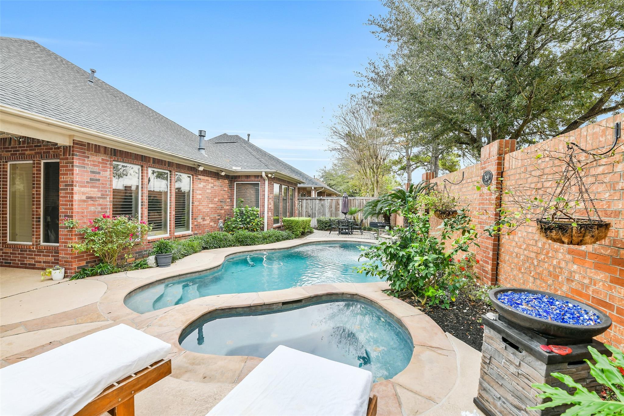 11413 Gallant Ridge Ln, Houston, TX 77082