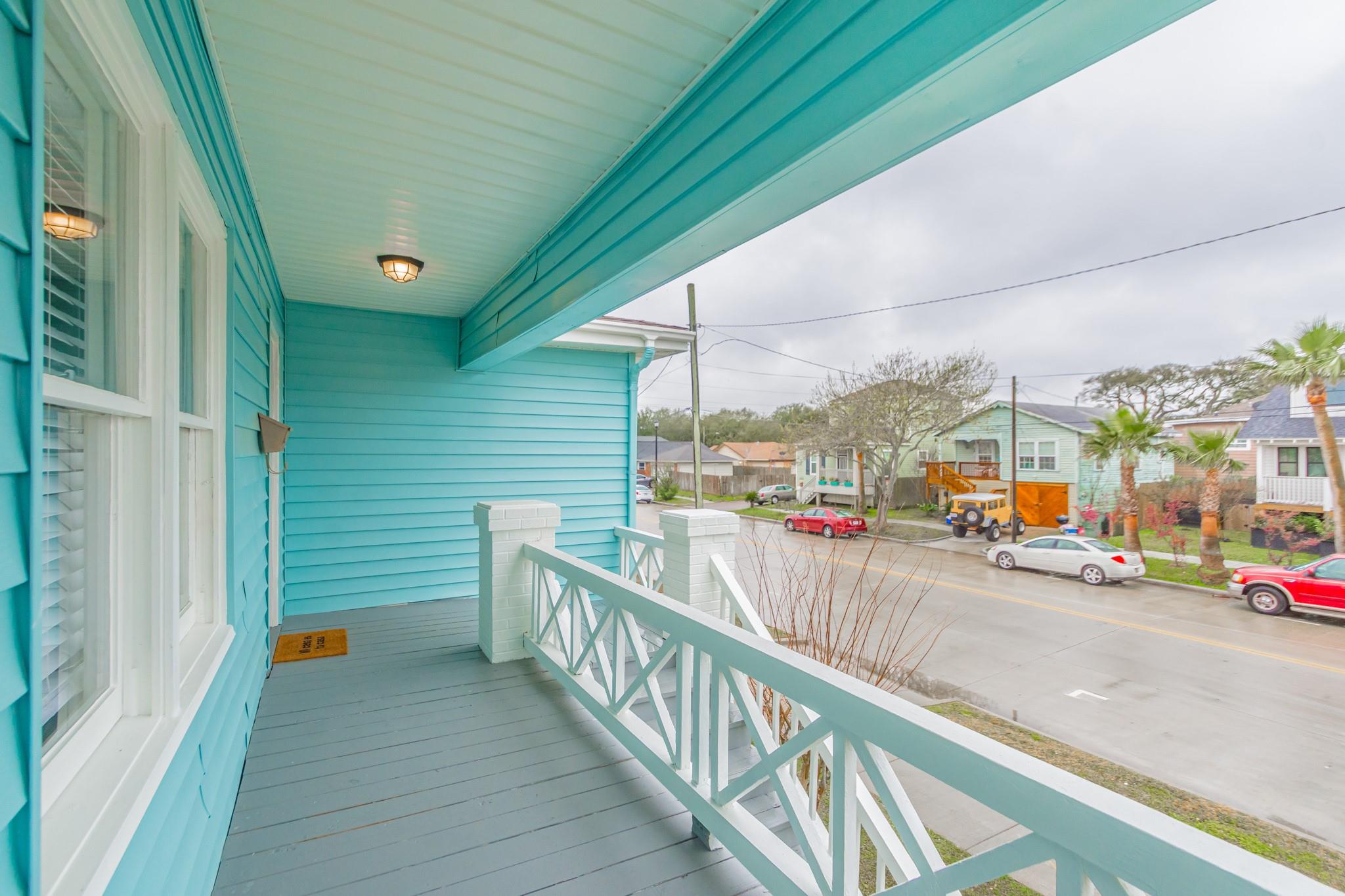 1102 45 St, Galveston, TX 77550 photo