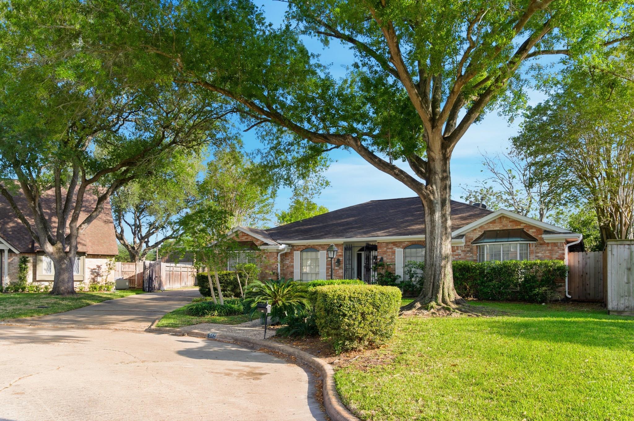 942 Brunswick Cir, Sugar Land, TX 77478 photo