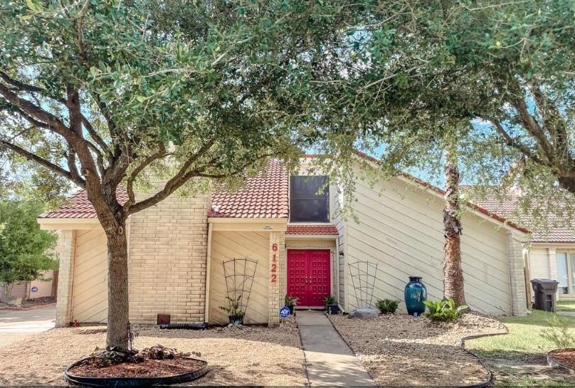 6122 Gallant Forest Dr, Houston, TX 77088