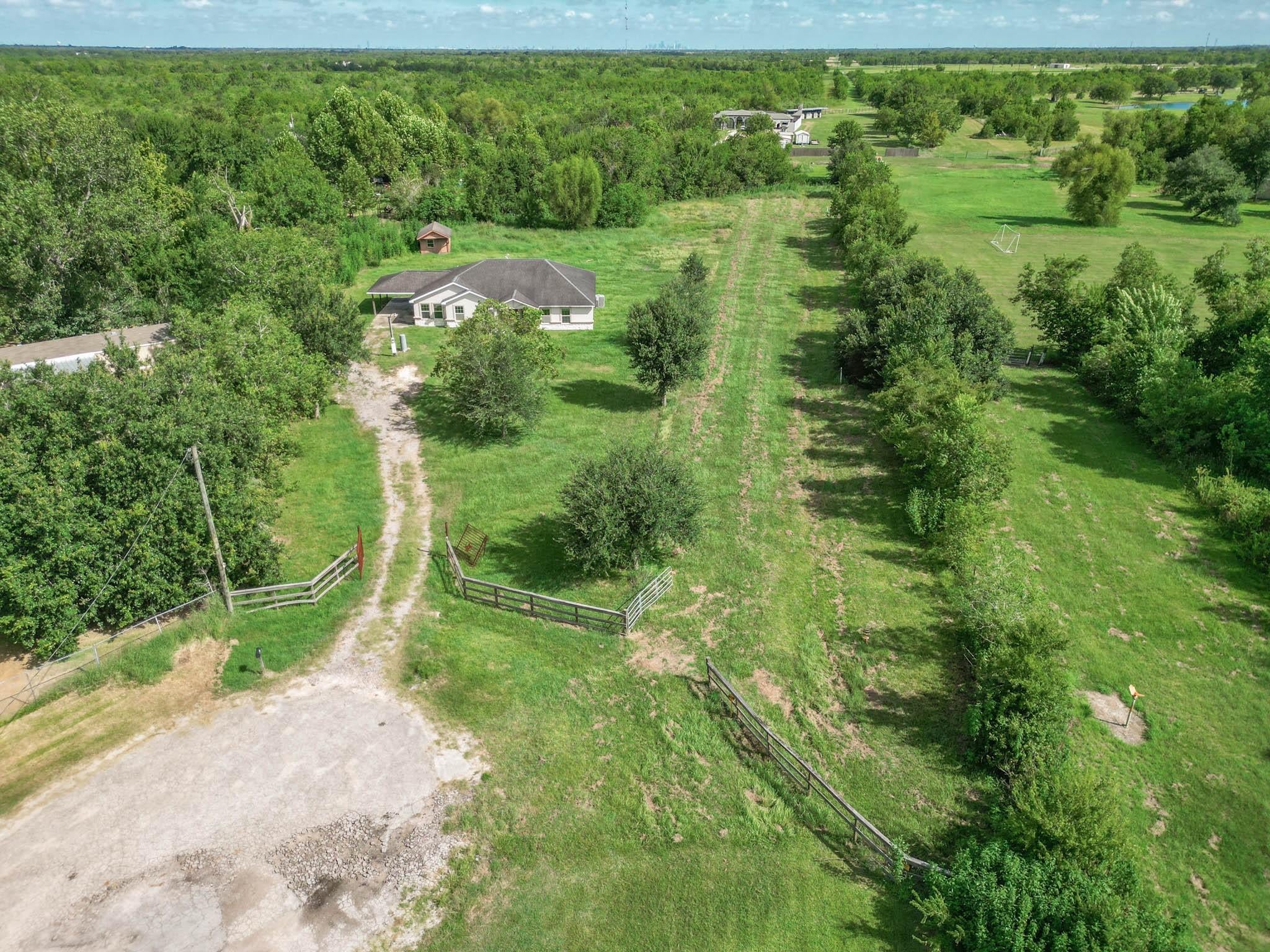 1499 County Road 393b, Alvin, TX 77511 photo