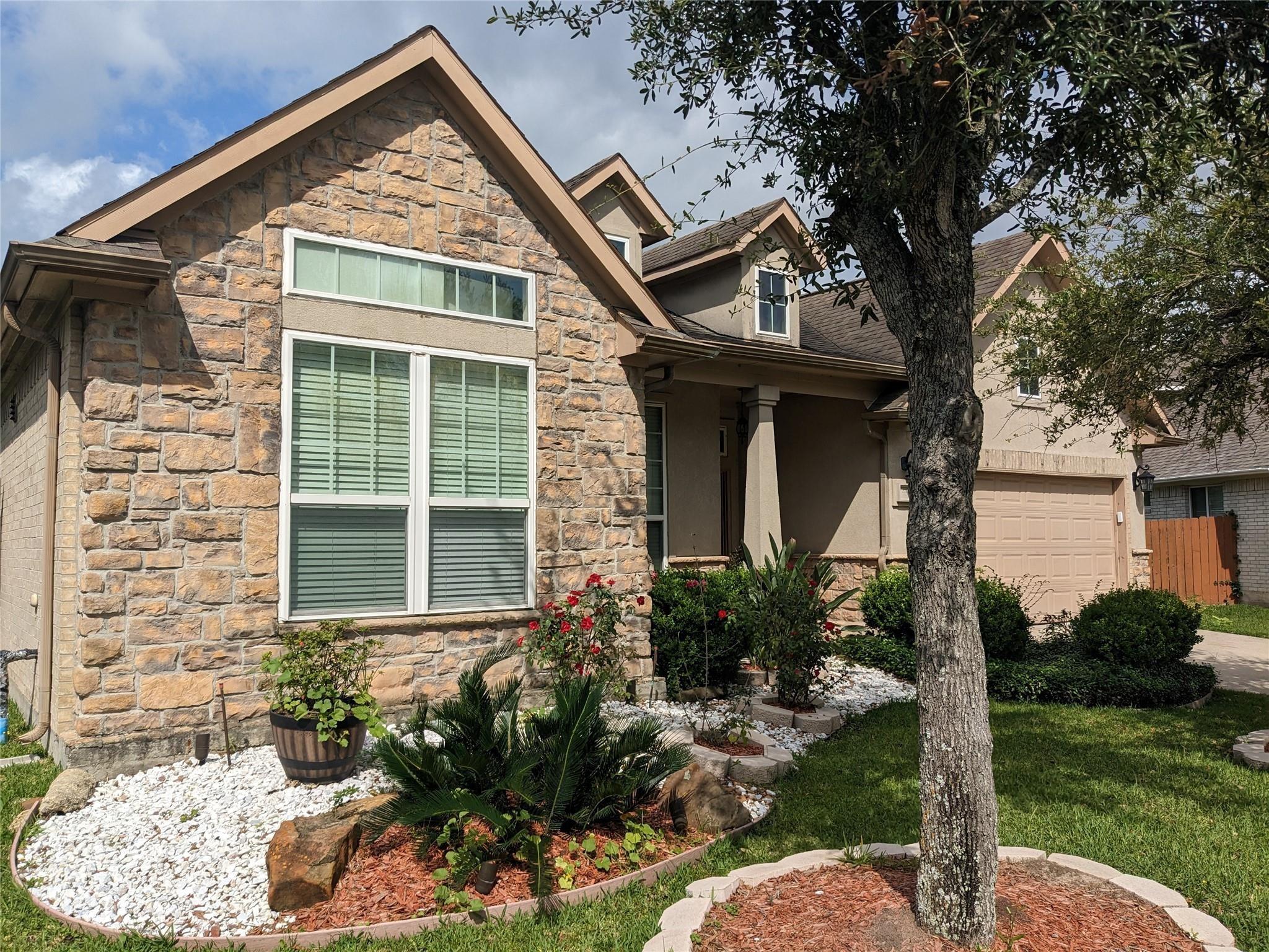 2714 White Falls Dr, Pearland, TX 77584 photo