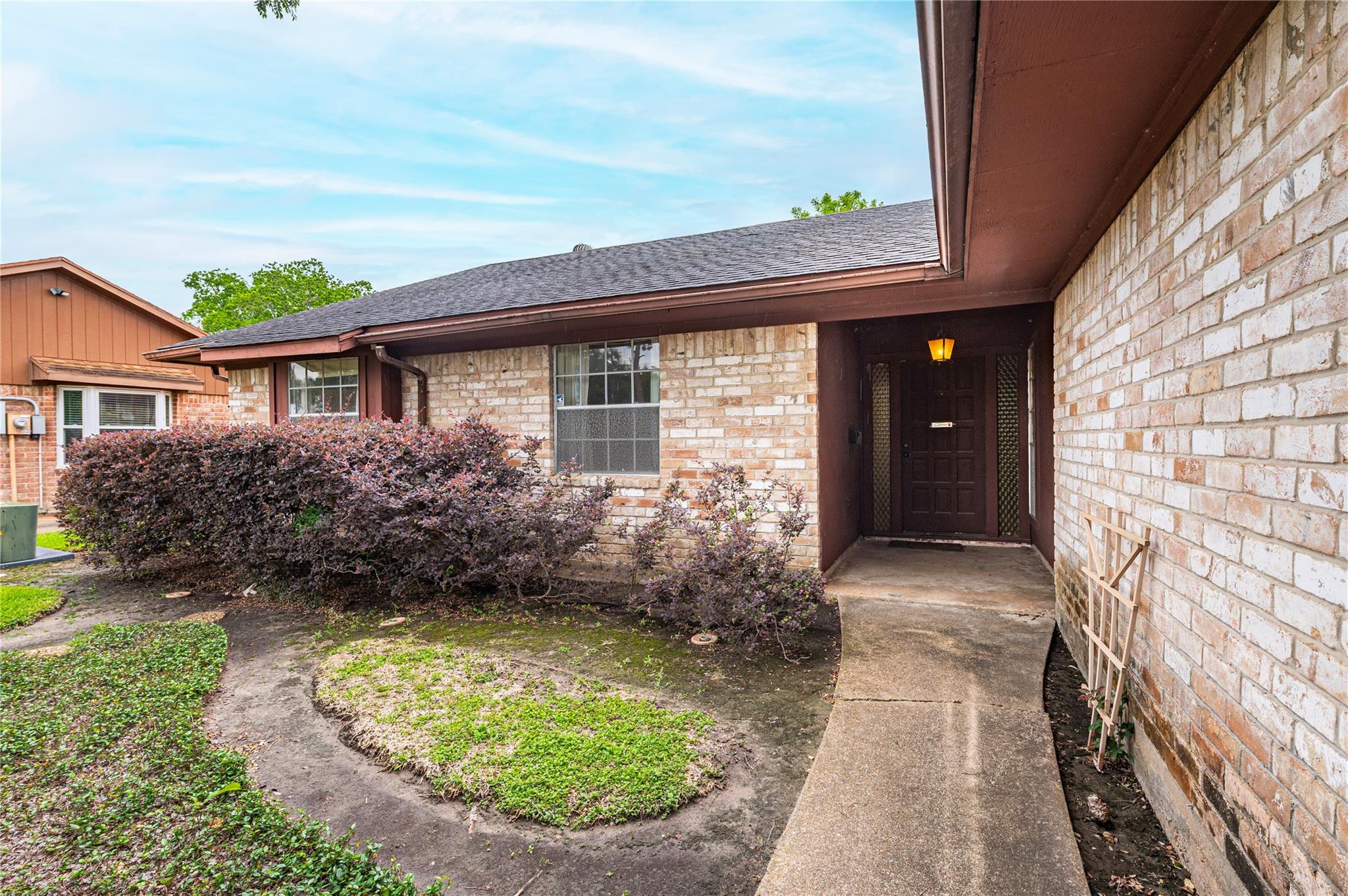 10223 Kirkglen Dr, Houston, TX 77089 photo