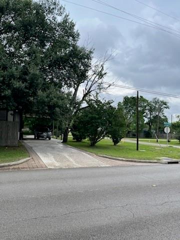 310 W Stewart St, Willis, TX 77378 photo
