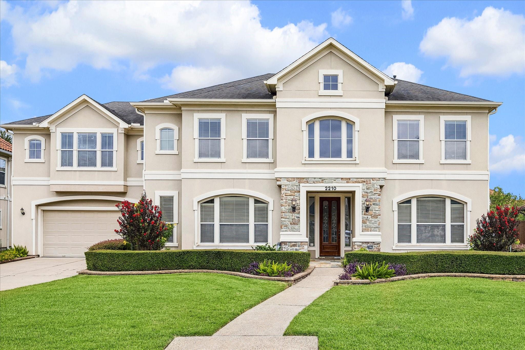 2210 Bywater Dr, Houston, TX 77077