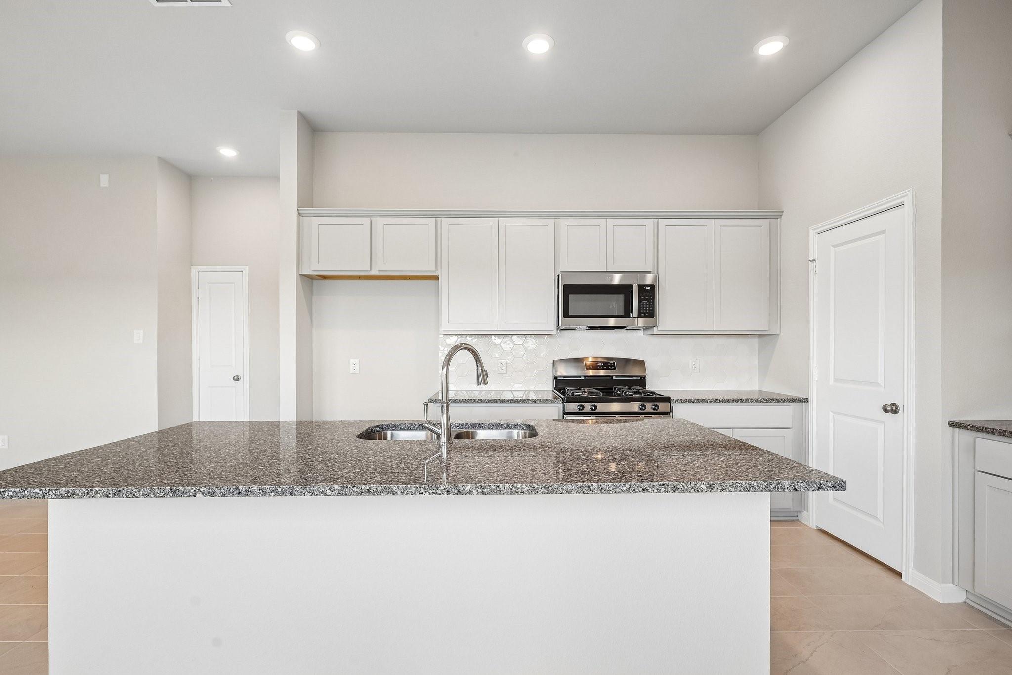 739 Hidden Meadow St, Bonney, TX 77583 photo