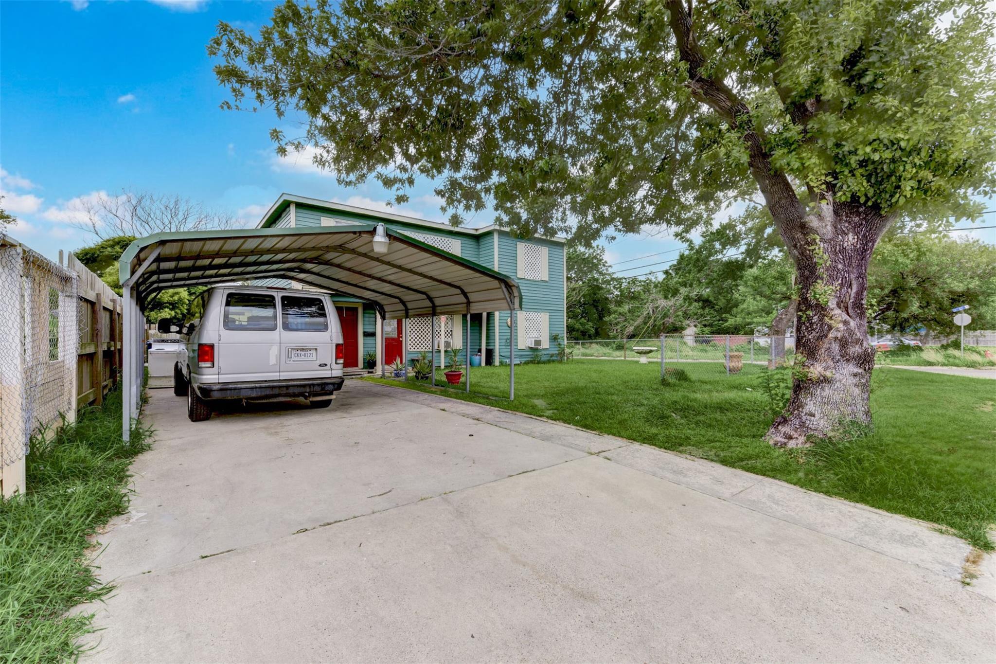 1202 Hunter Dr, Texas City, TX 77590 photo