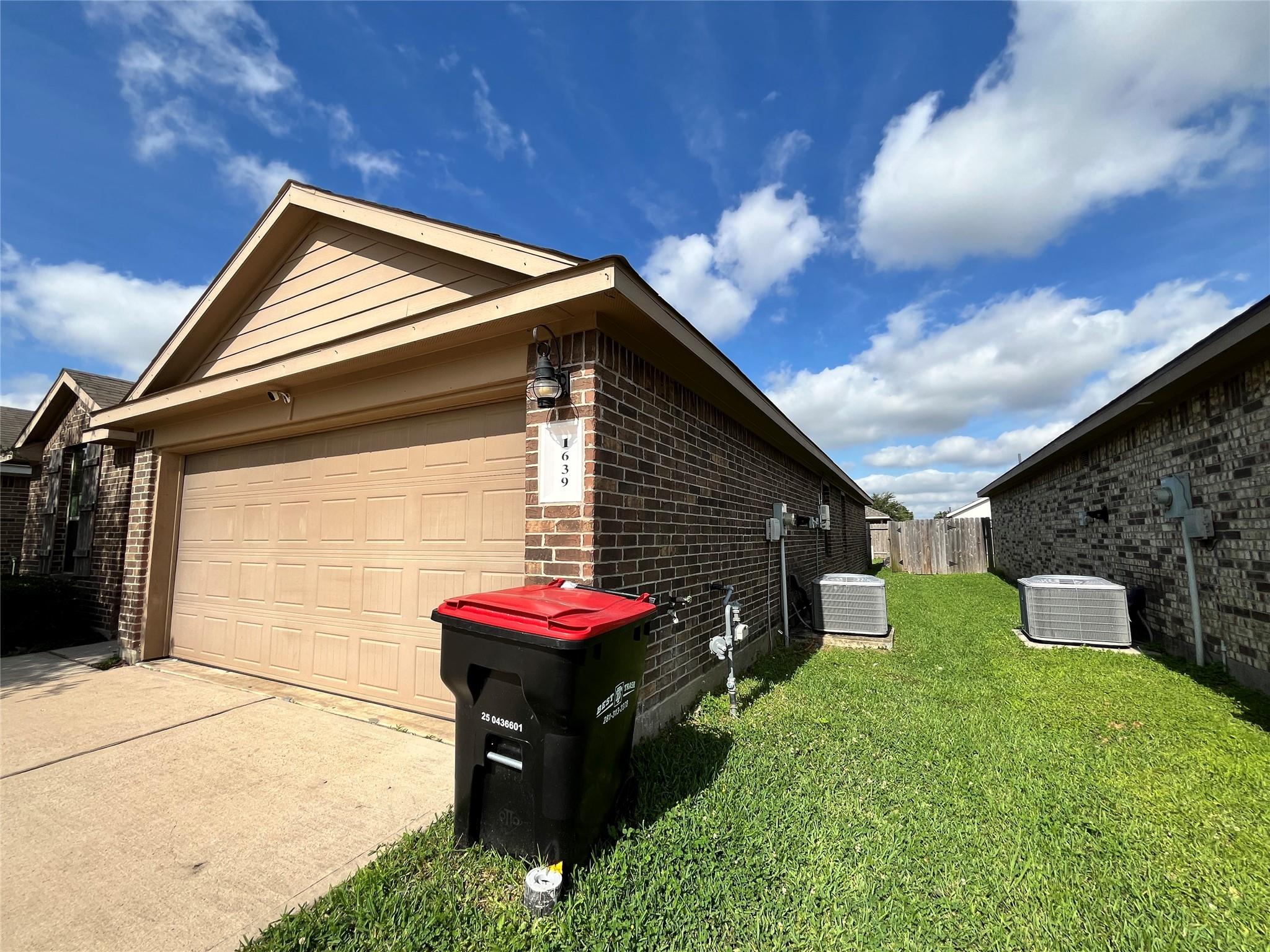 1639 Mustang Canyon Way, Houston, TX 77049 photo