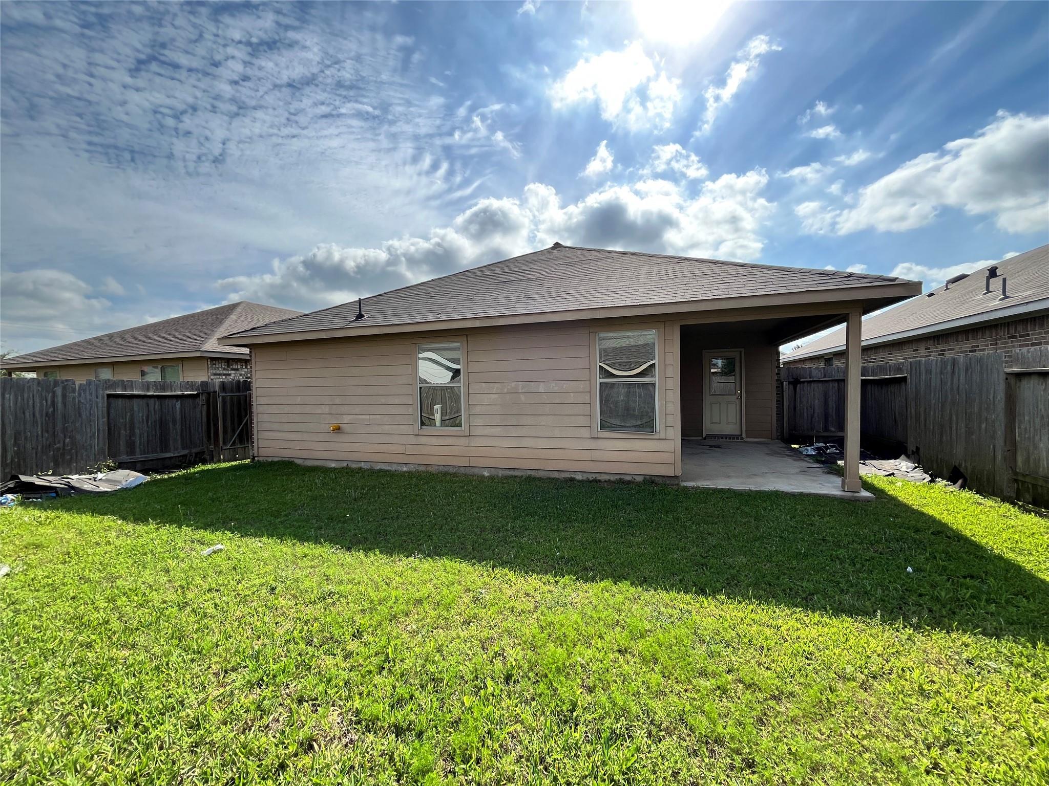 1639 Mustang Canyon Way, Houston, TX 77049 photo