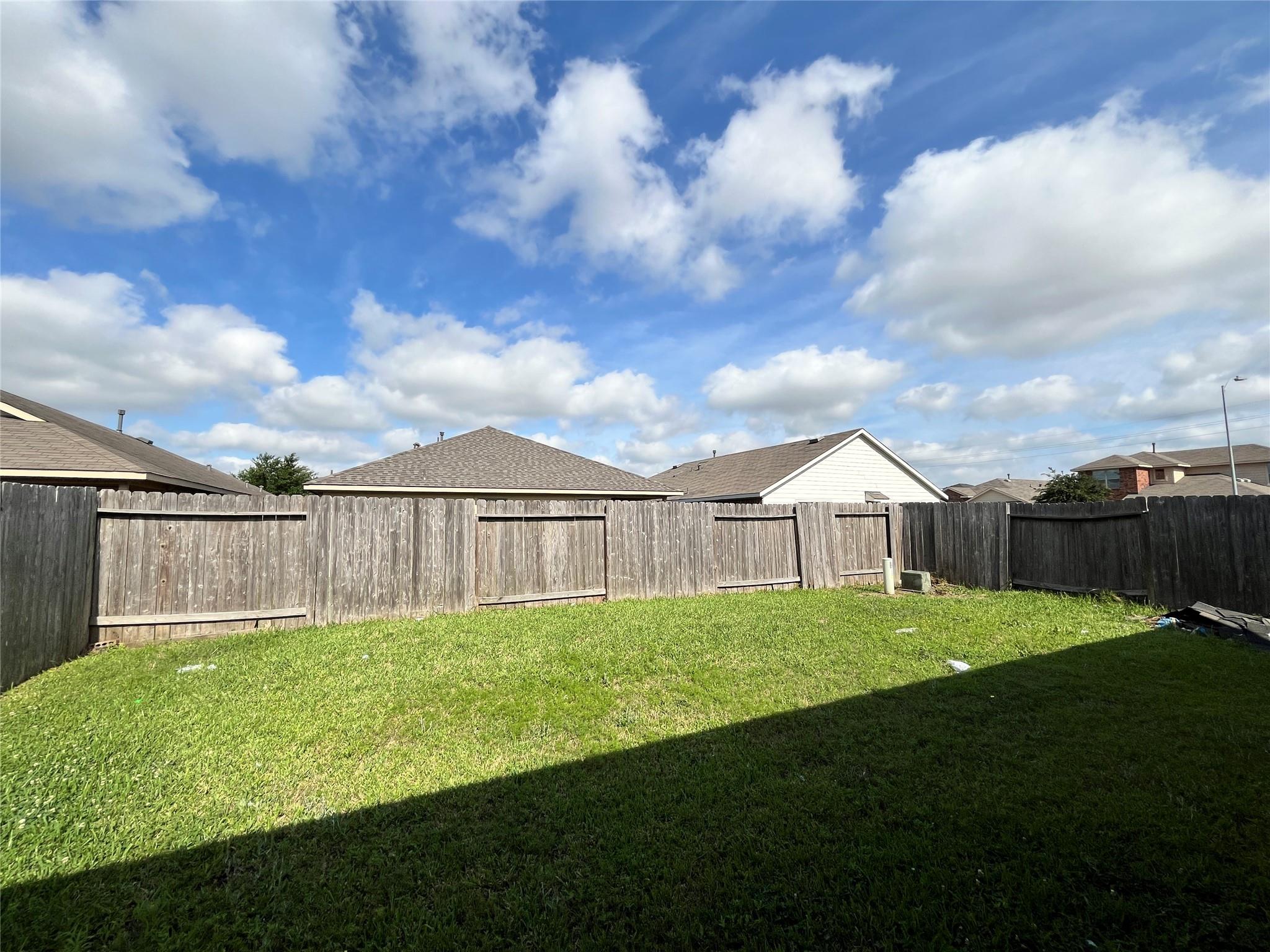 1639 Mustang Canyon Way, Houston, TX 77049 photo