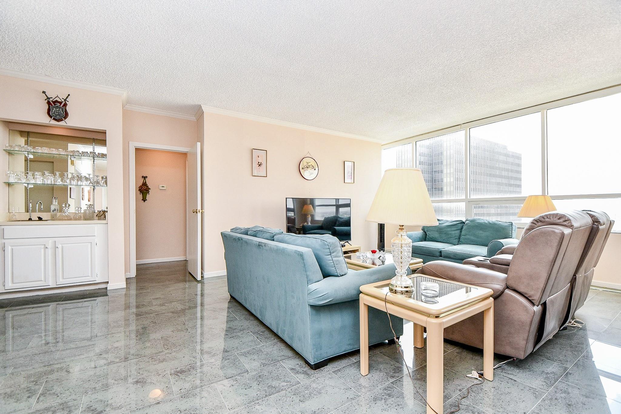 5150 Hidalgo St #1305, Houston, TX 77056 photo