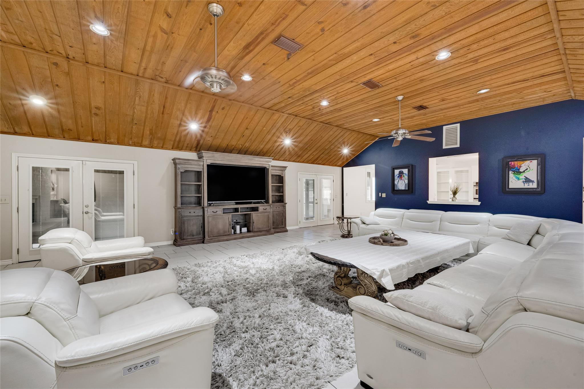 3123 Woodland Ct, La Porte, TX 77571