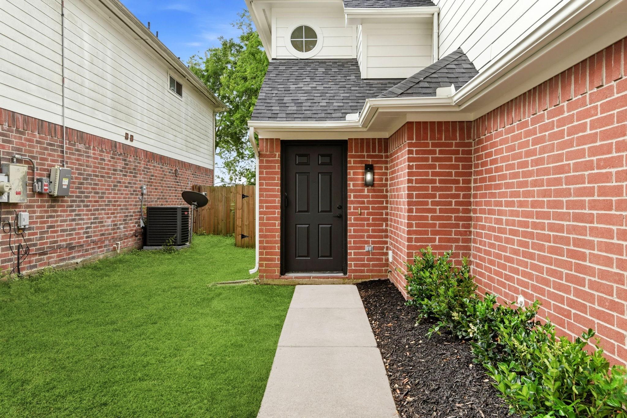 7643 Jonathon Ct, Houston, TX 77489 photo