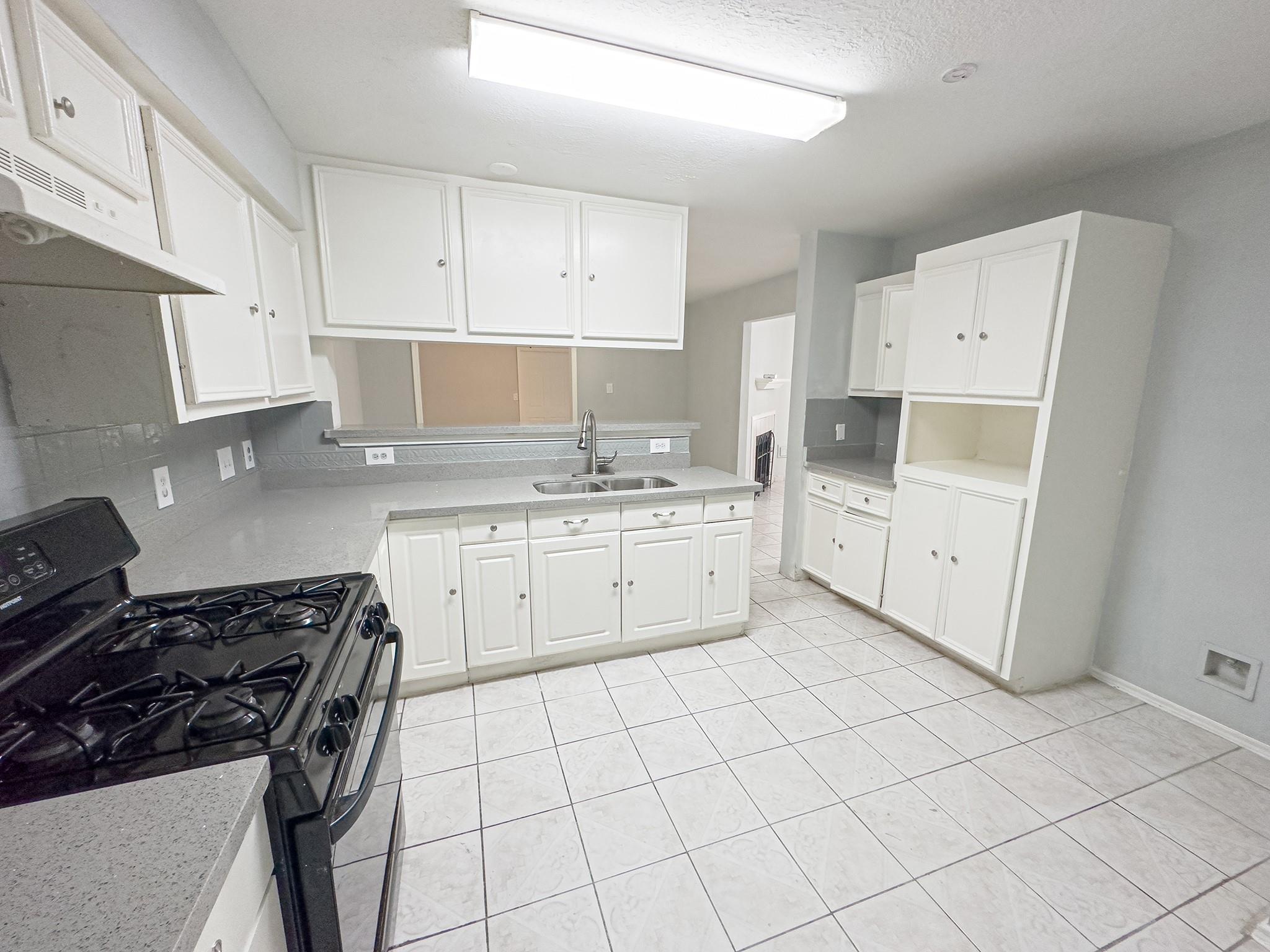 11622 Zarroll Dr, Houston, TX 77099 photo