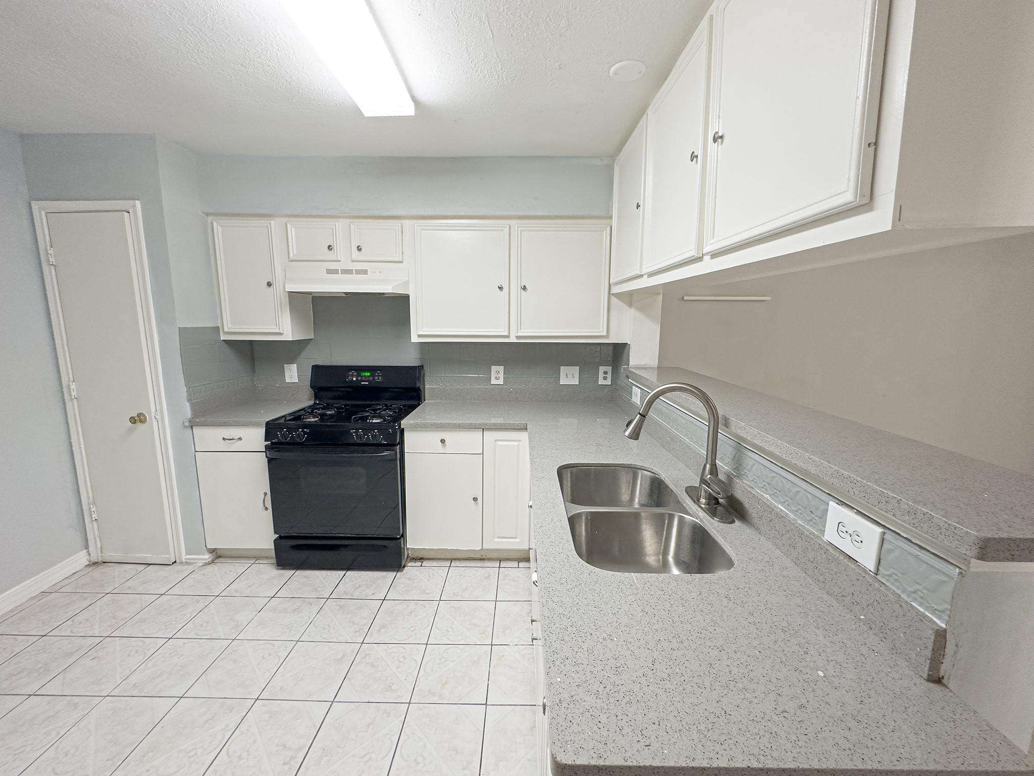 11622 Zarroll Dr, Houston, TX 77099 photo