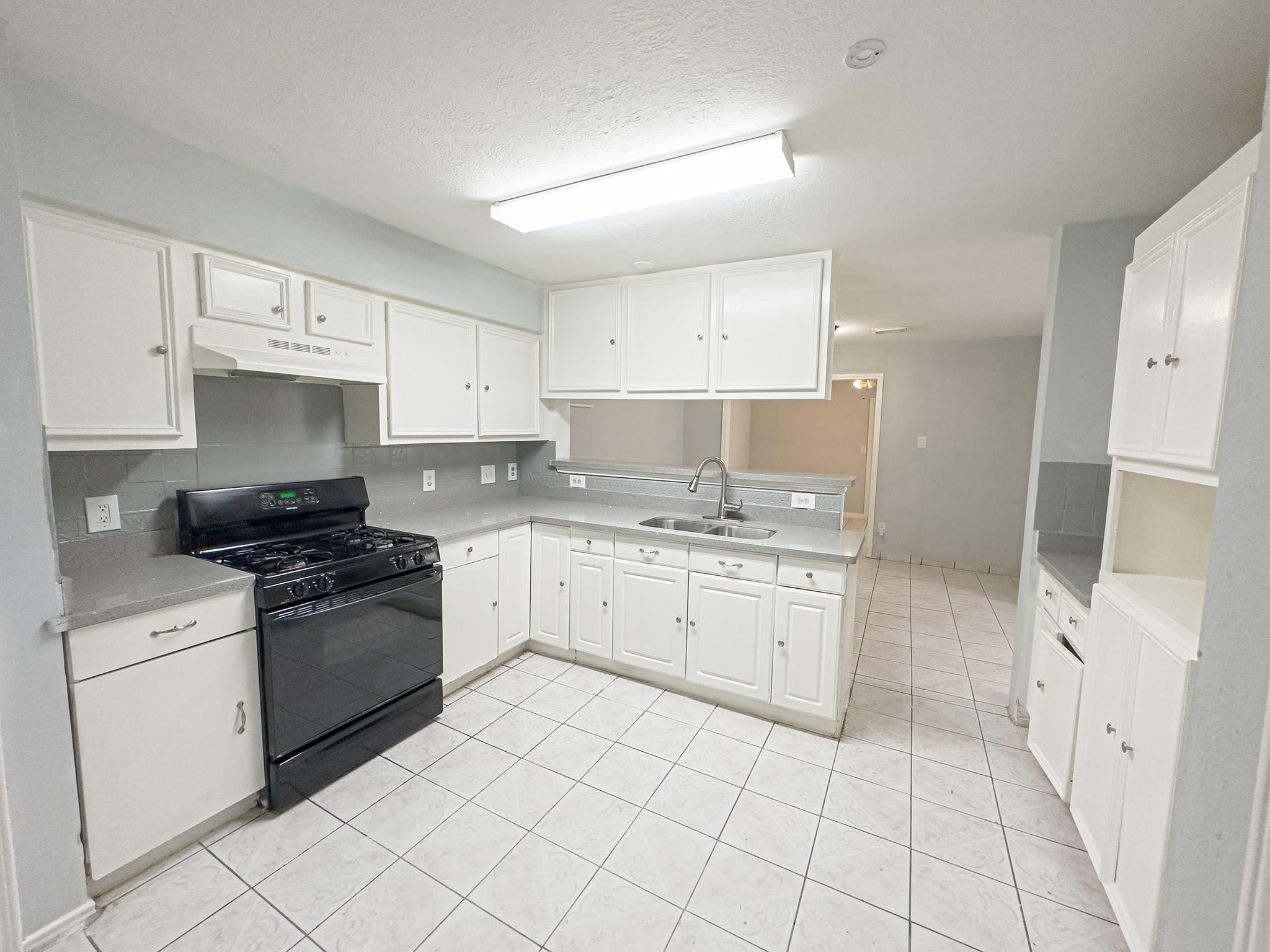 11622 Zarroll Dr, Houston, TX 77099 photo