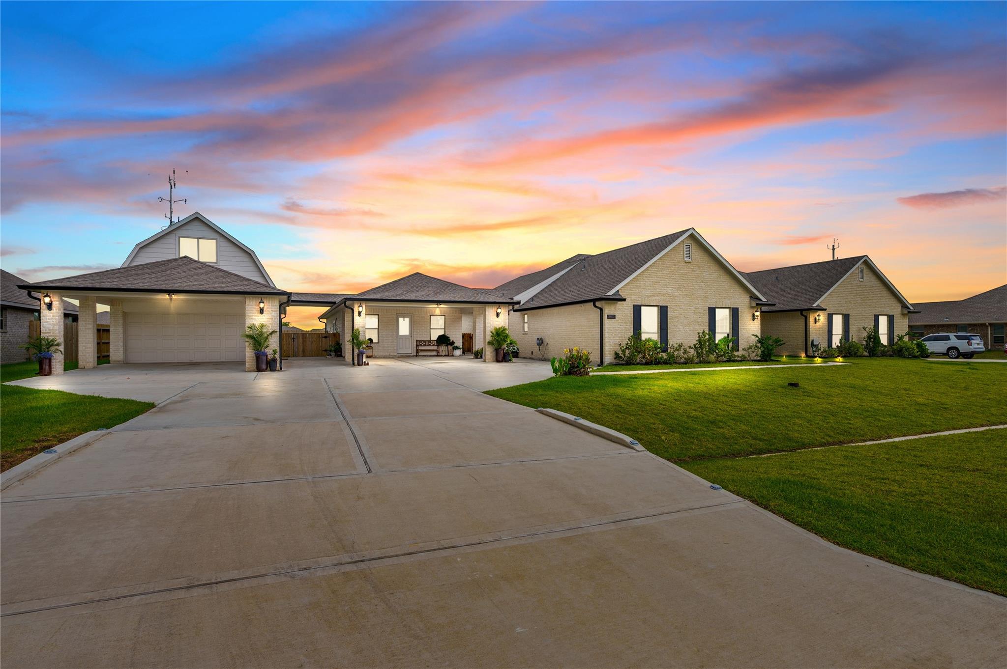 3602 Ballena Way, Dickinson, TX 77539