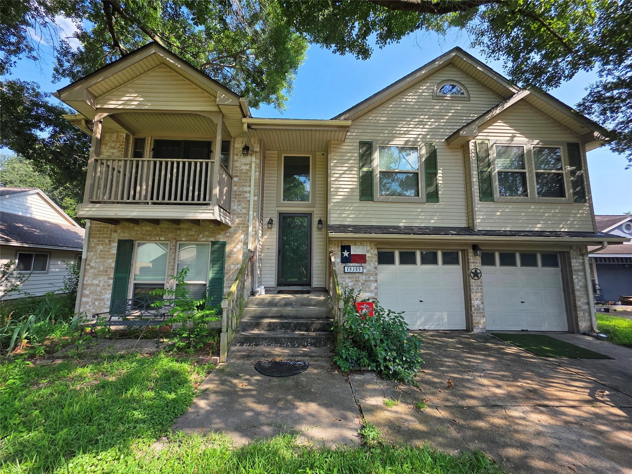 15355 Meadow Village Dr, Houston, TX 77095