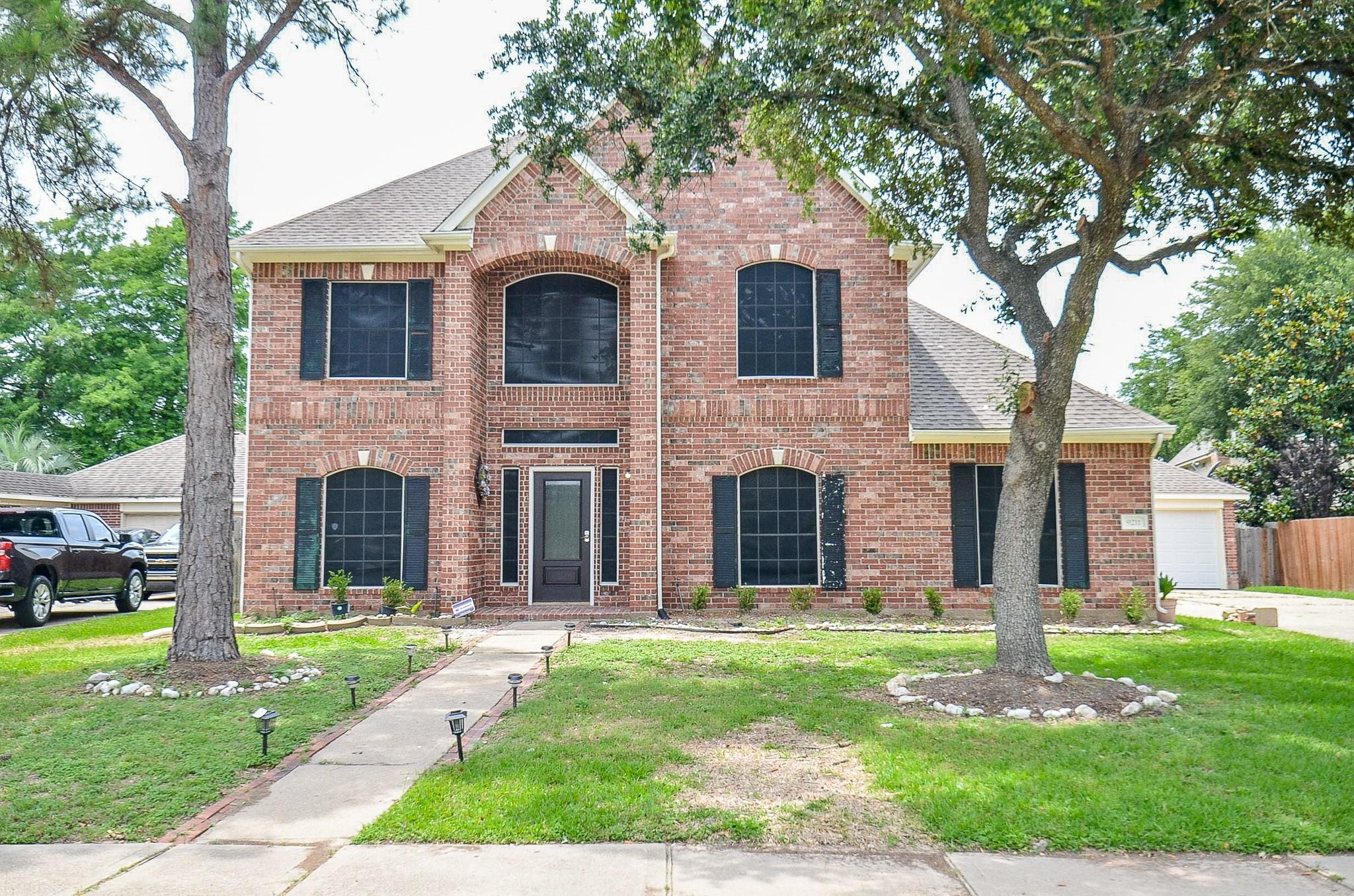 9211 Abbey Chase Ln, Houston, TX 77095