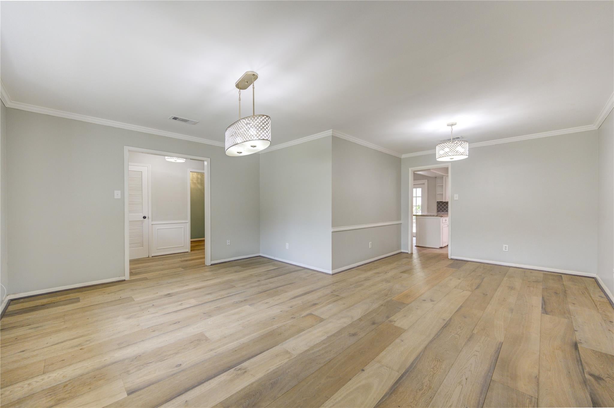 5019 Oak Forest Dr, Houston, TX 77018 photo
