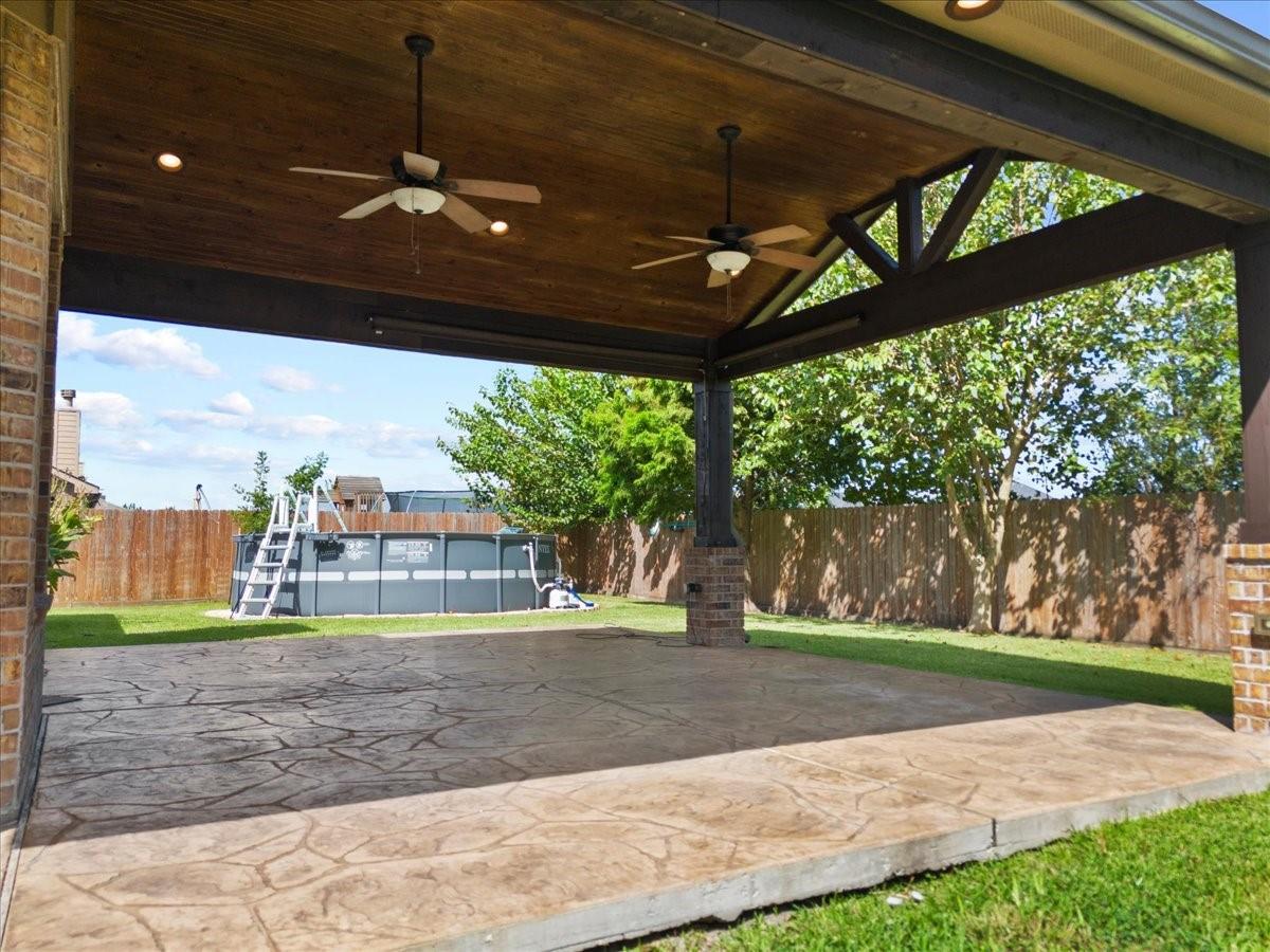 11815 Eagle Ridge Dr, Mont Belvieu, TX 77535 photo