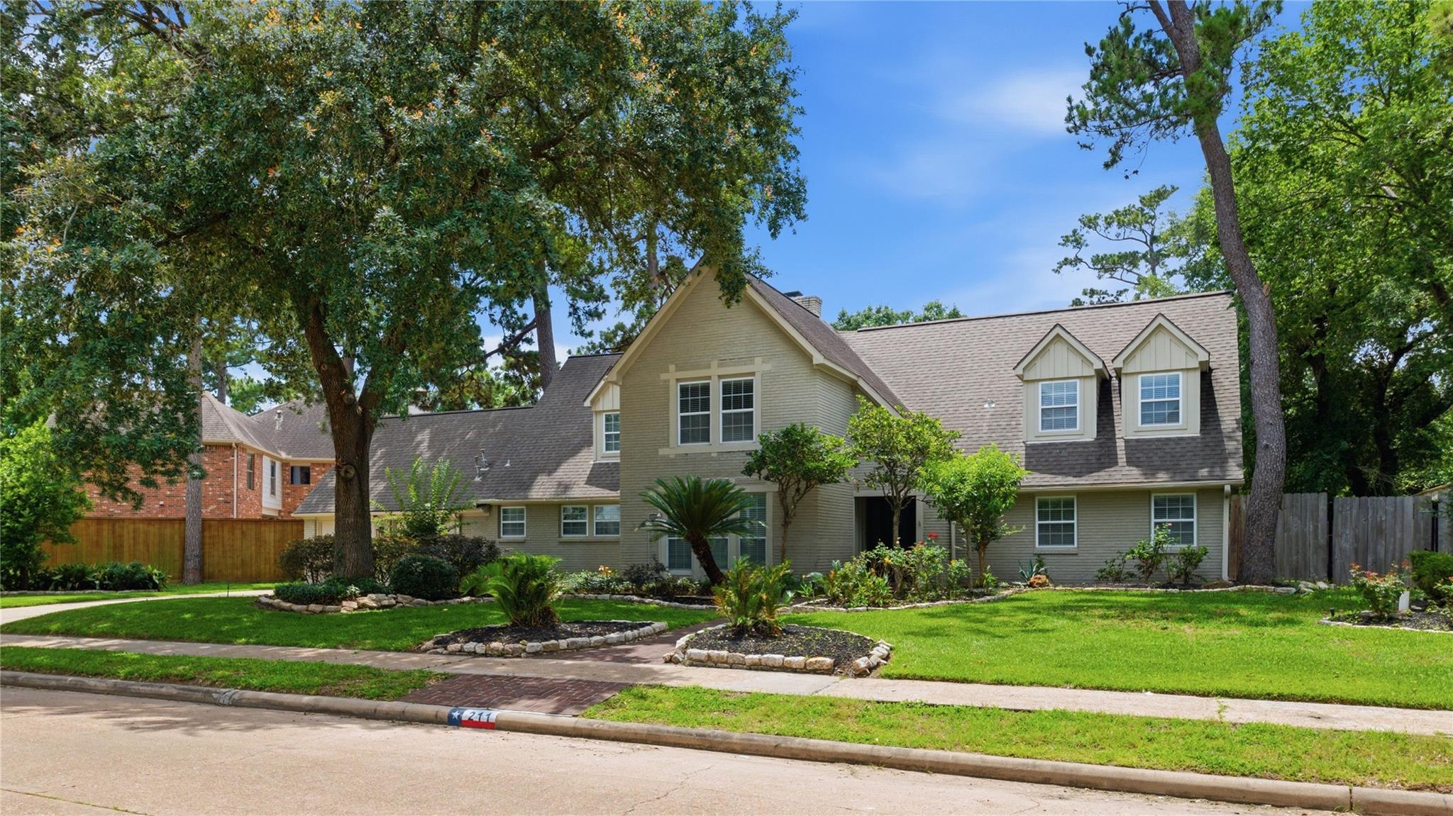 211 Faust Ln, Houston, TX 77024