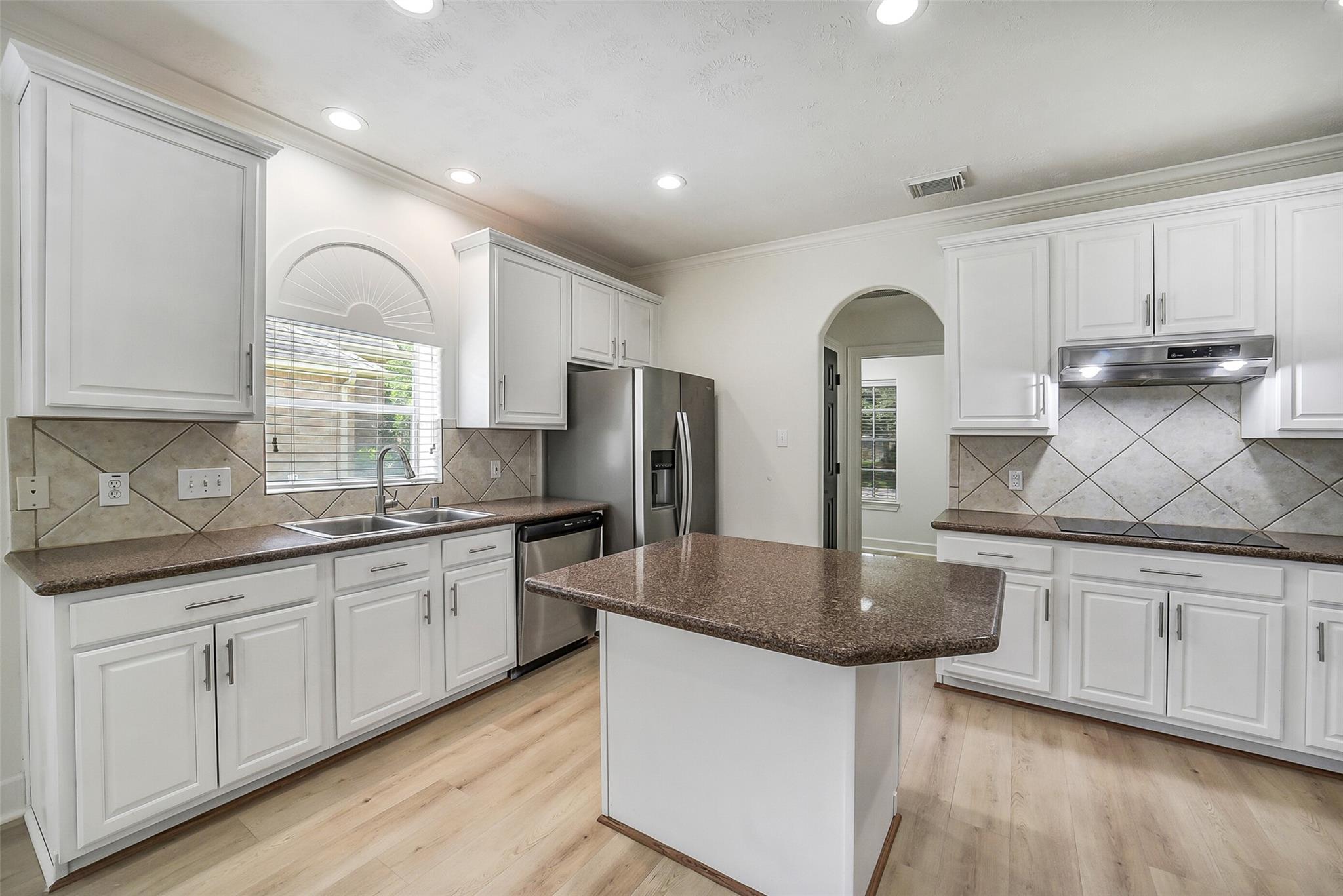 17306 Eagle Ledge Dr, Tomball, TX 77377 photo