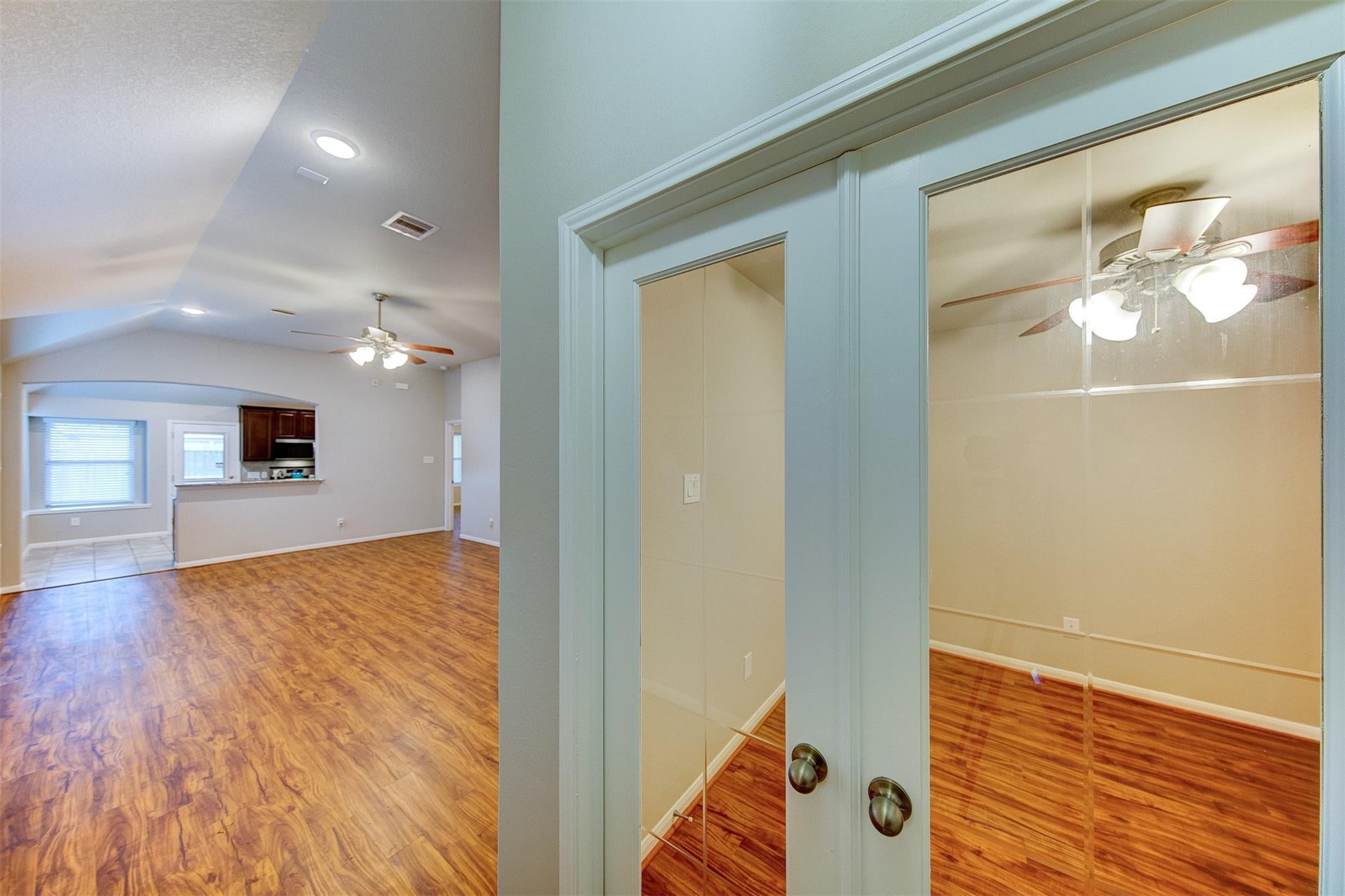 5227 Bay Ln, Bacliff, TX 77518 photo