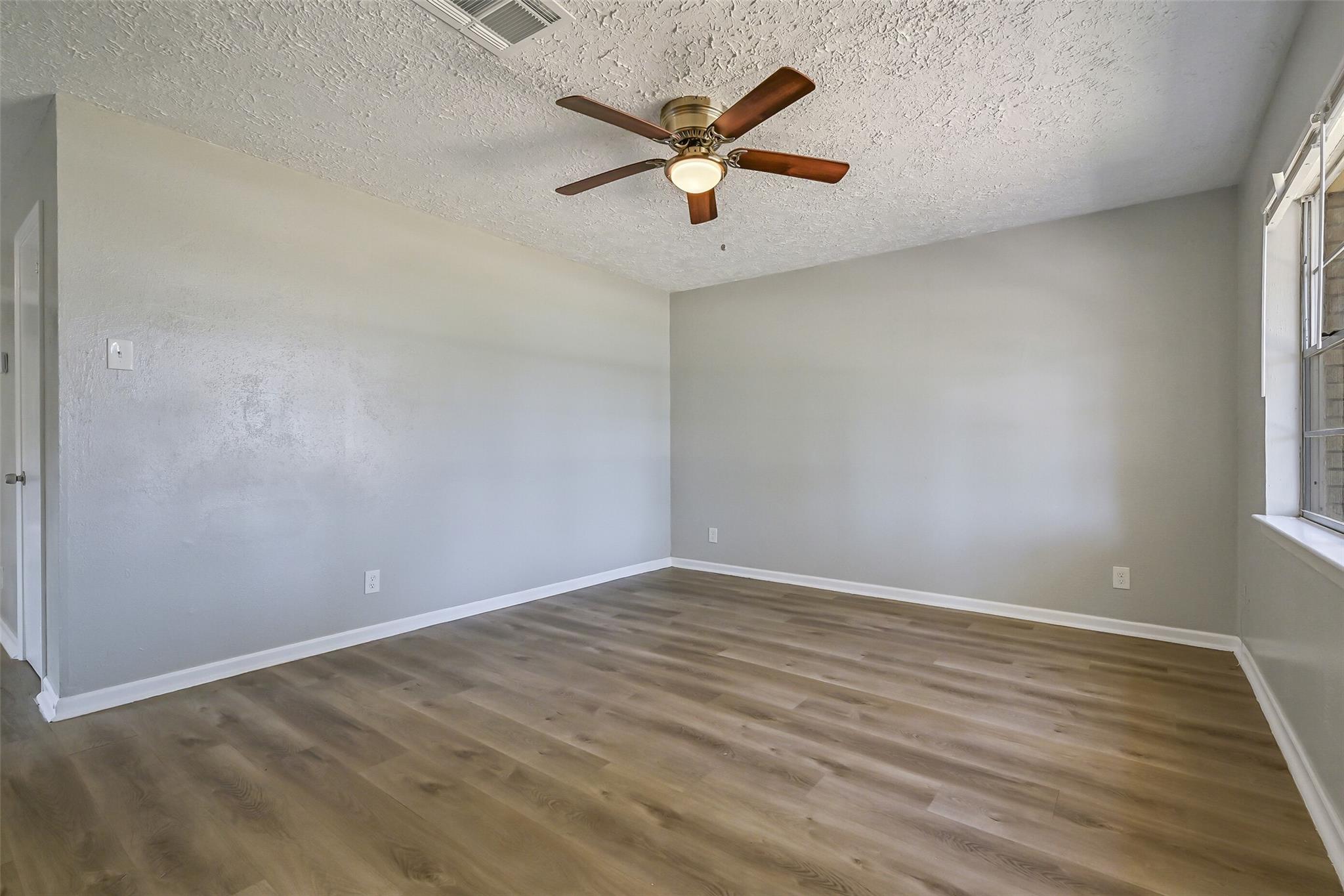 2803 22 St, Dickinson, TX 77539 photo
