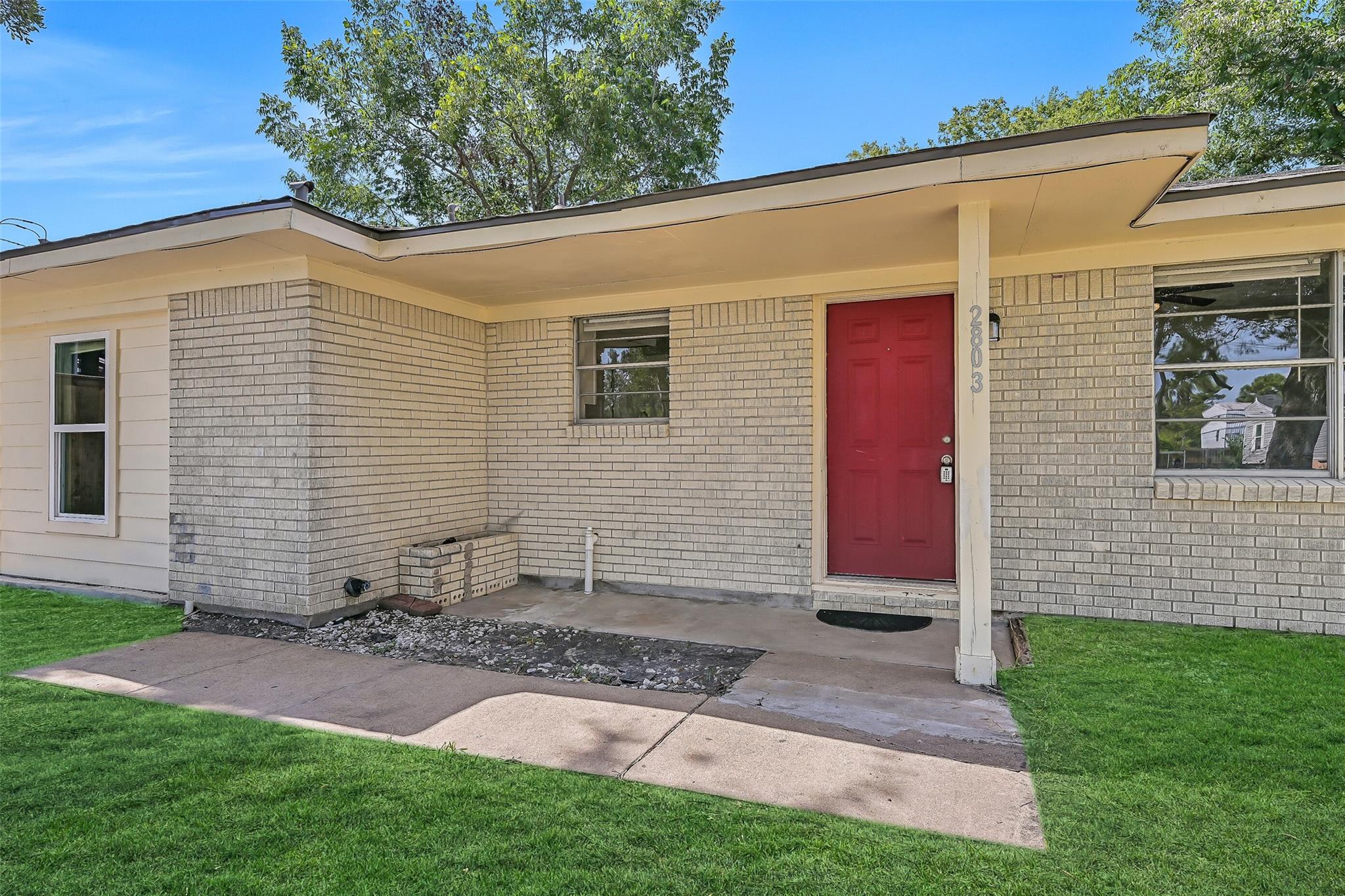 2803 22 St, Dickinson, TX 77539 photo
