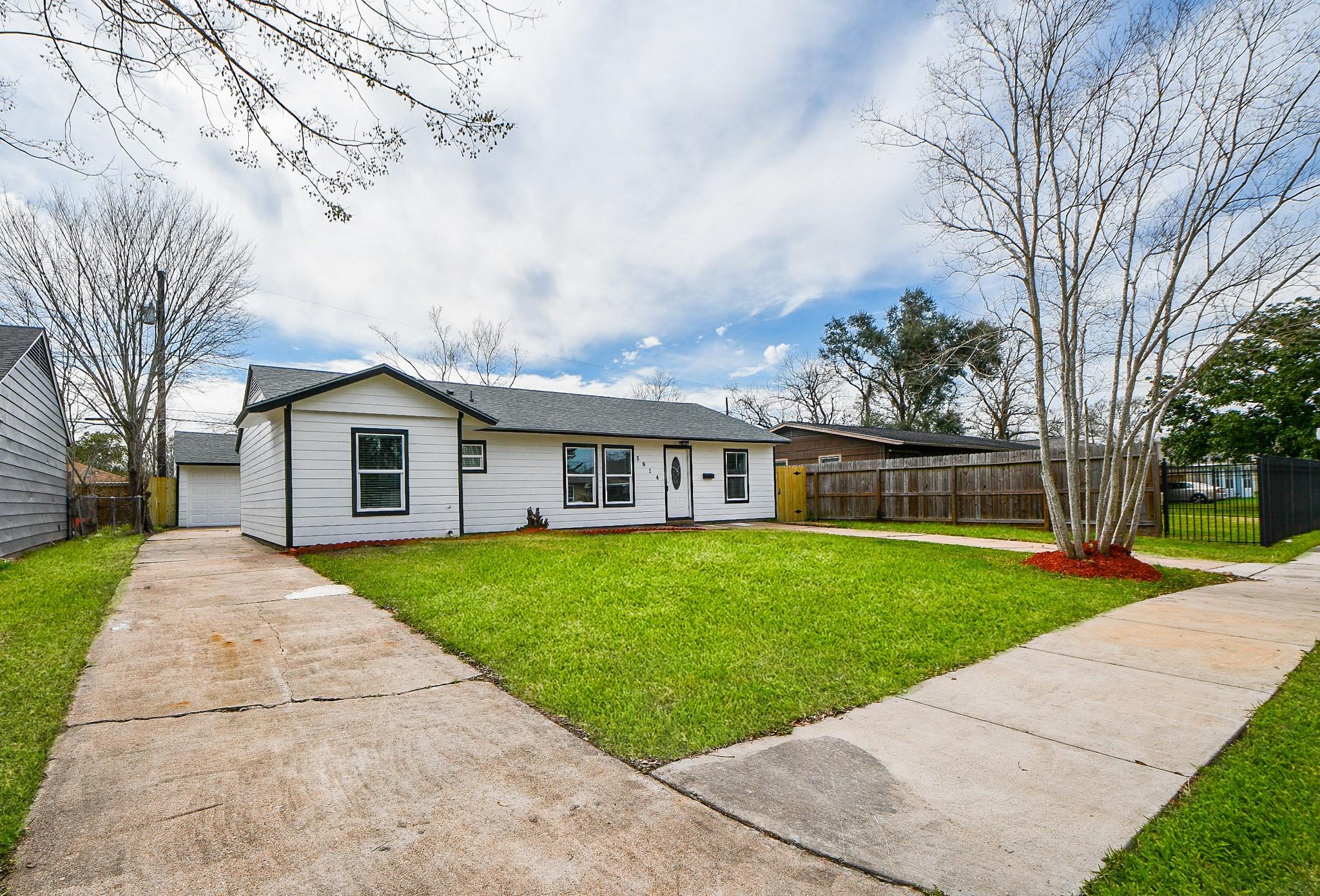 5814 Belneath St, Houston, TX 77033