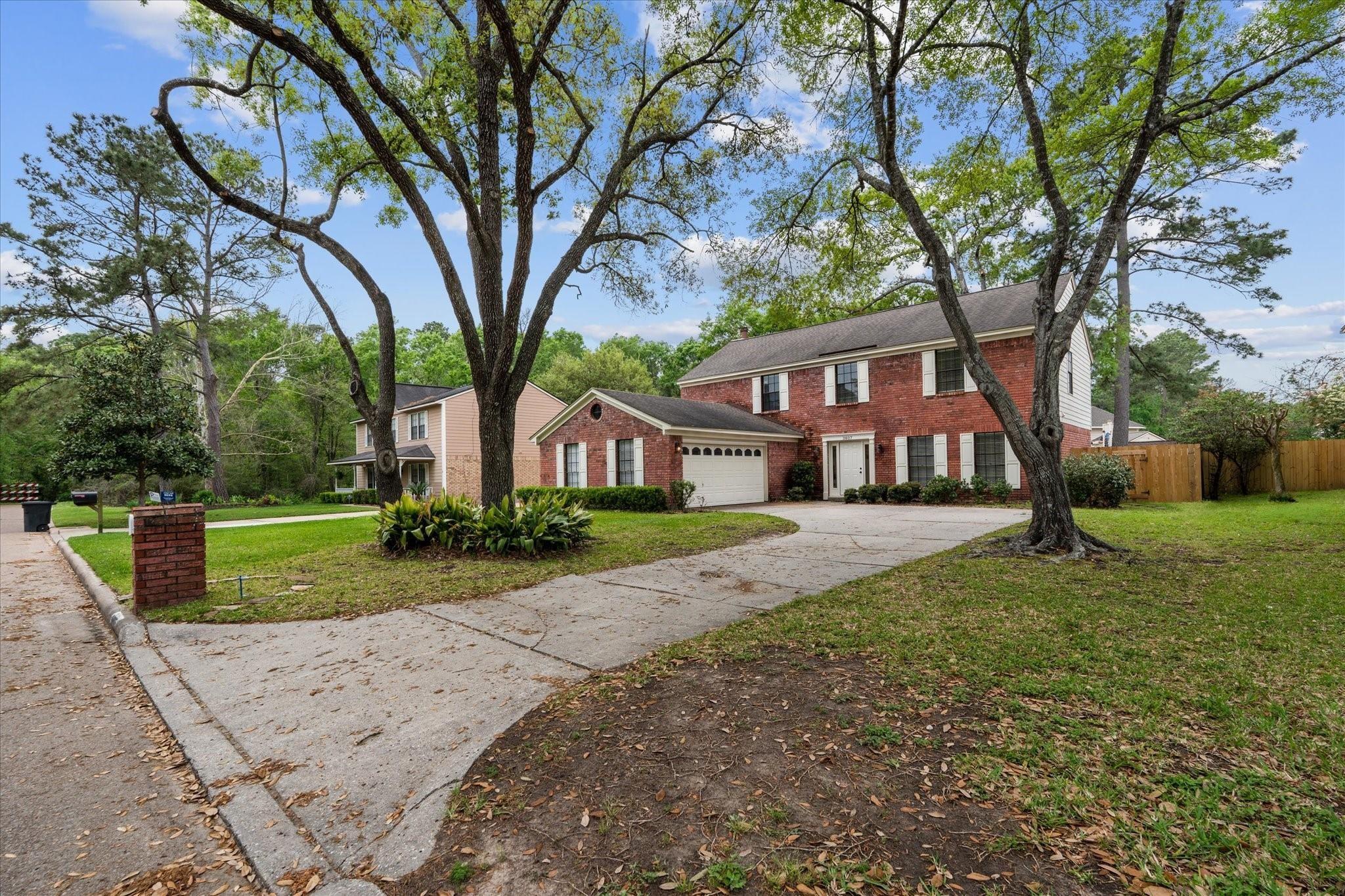 3807 Forest Village Dr, Houston, TX 77339