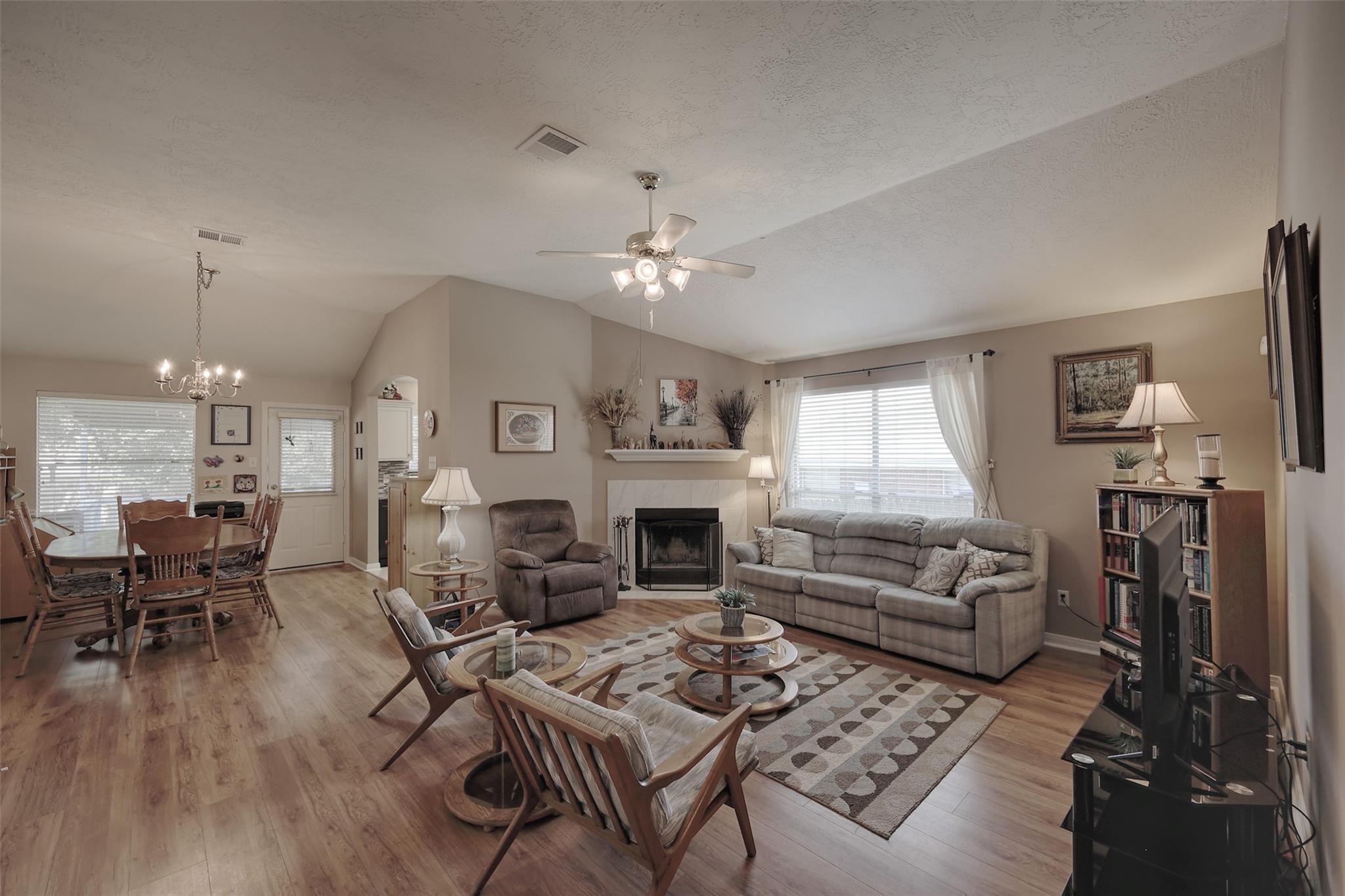 319 Leisure Ln, Montgomery, TX 77356 photo