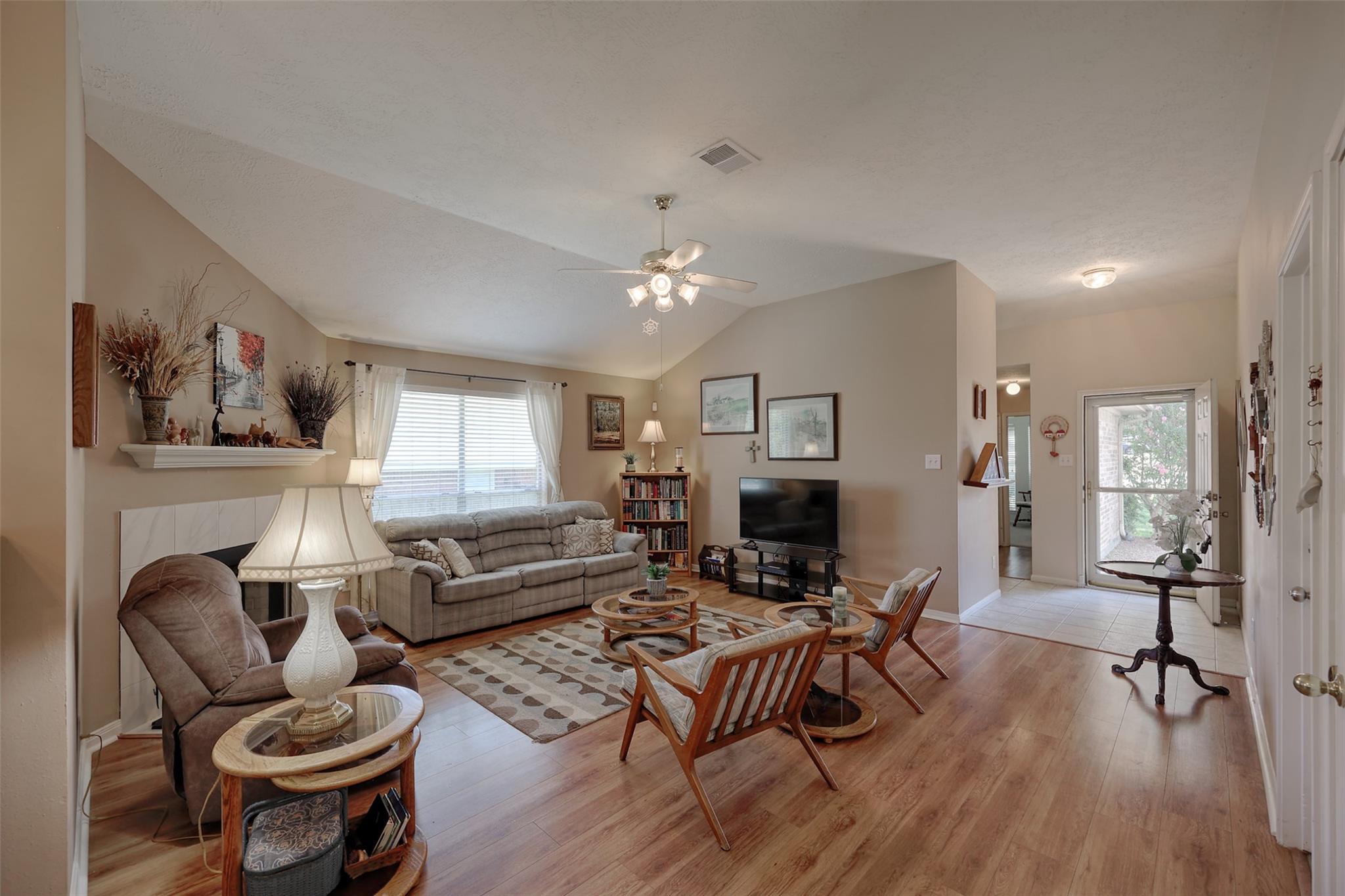 319 Leisure Ln, Montgomery, TX 77356 photo